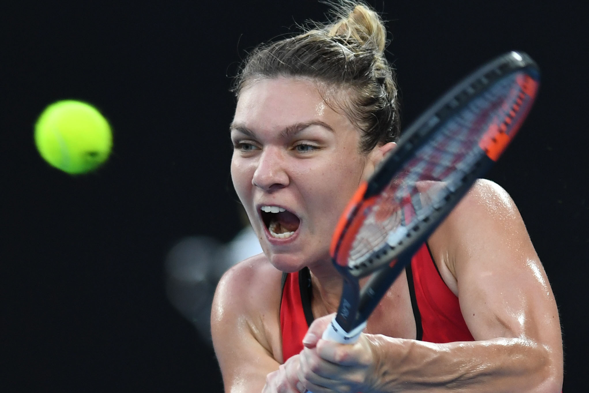 Imaginile finalei Halep - Wozniacki. Românii fac show pe Rod Laver Arena, din Melbourne. S-au speriat când a acuzat probleme fizice: ”Simo de oțel”” / FOTO