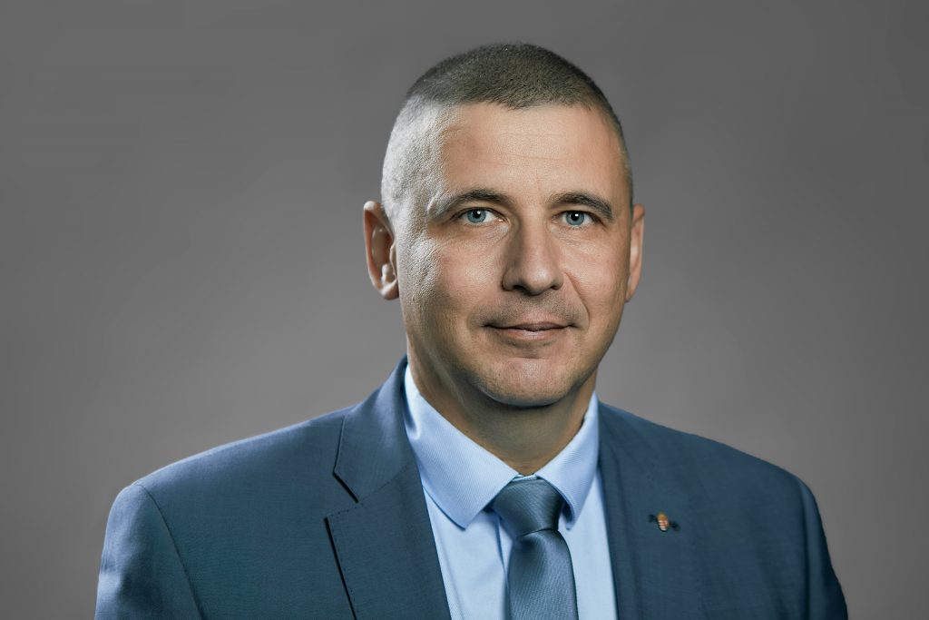 Veszélyben érzi Trump életét a volt vezérkari főnök, Ruszin-Szendi Romulusz altábornagy: Nem zárható ki egy Kennedy-szindróma