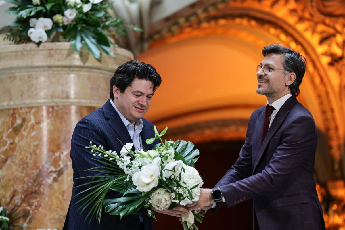 Dirijorul român Cristian Măcelaru a primit titlul de Cetățean de Onoare al orașului București. Printre invitați au fost Maia Morgenstern și Felicia Filip