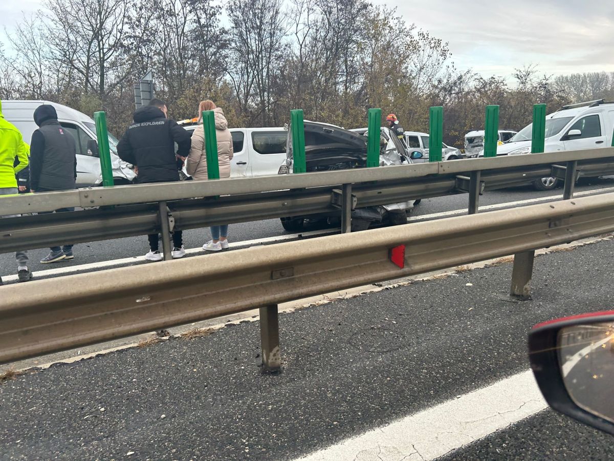 Accident cu 11 mașini pe autostrada A3, lângă Ploiești. Traficul continuă să fie blocat