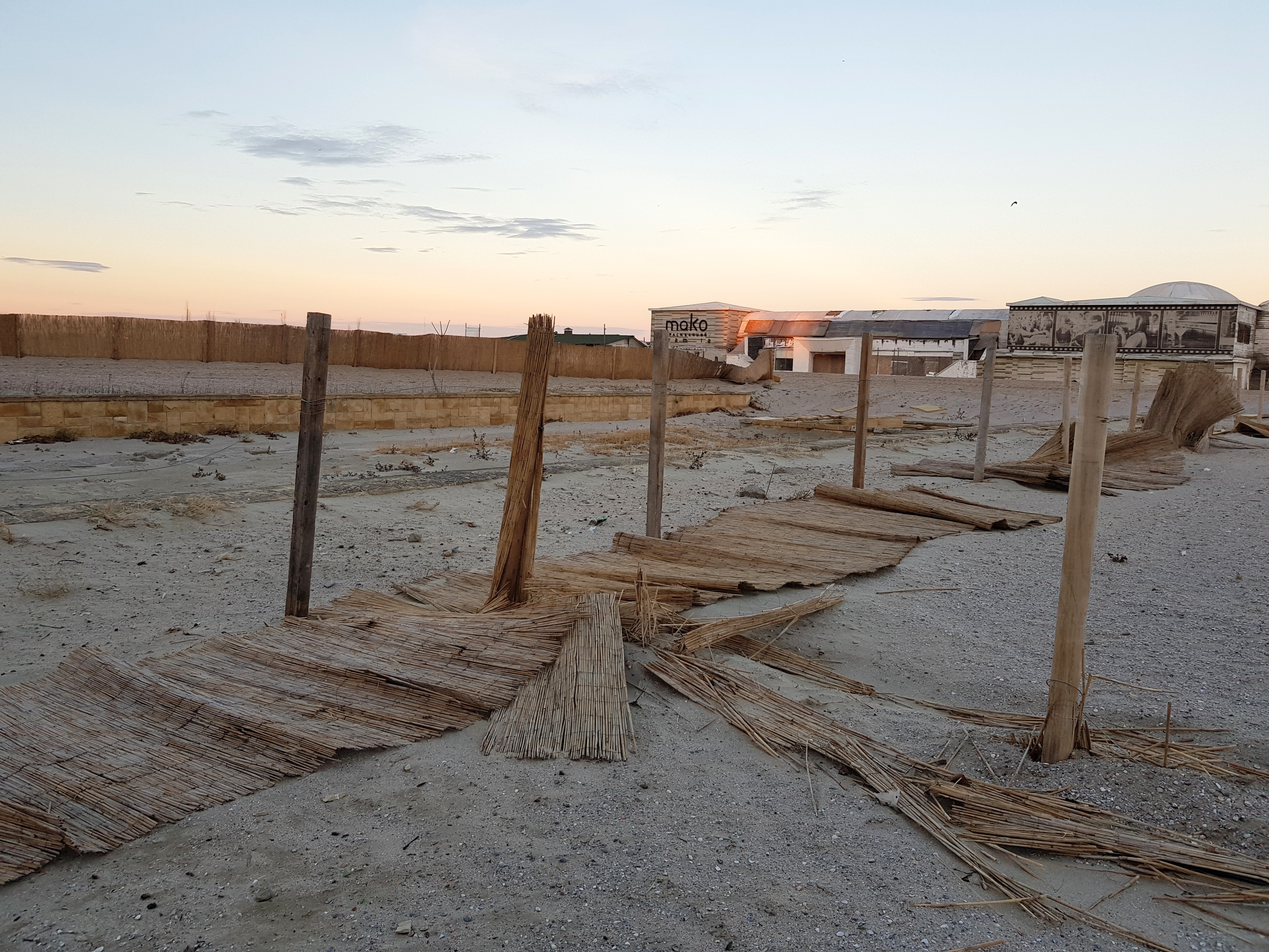 FOTOREPORTAJ Cum arată stațiunea Mamaia iarna: marea liniștii și plaja pescărușilor
