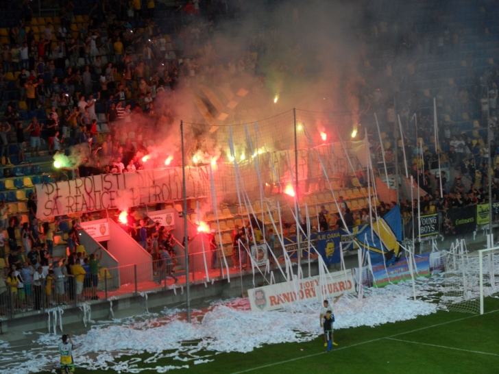 Petrolul Ploiești, încă un show! Peste 5.000 de oameni la meciul de liga a patra Prahova | FOTO&VIDEO