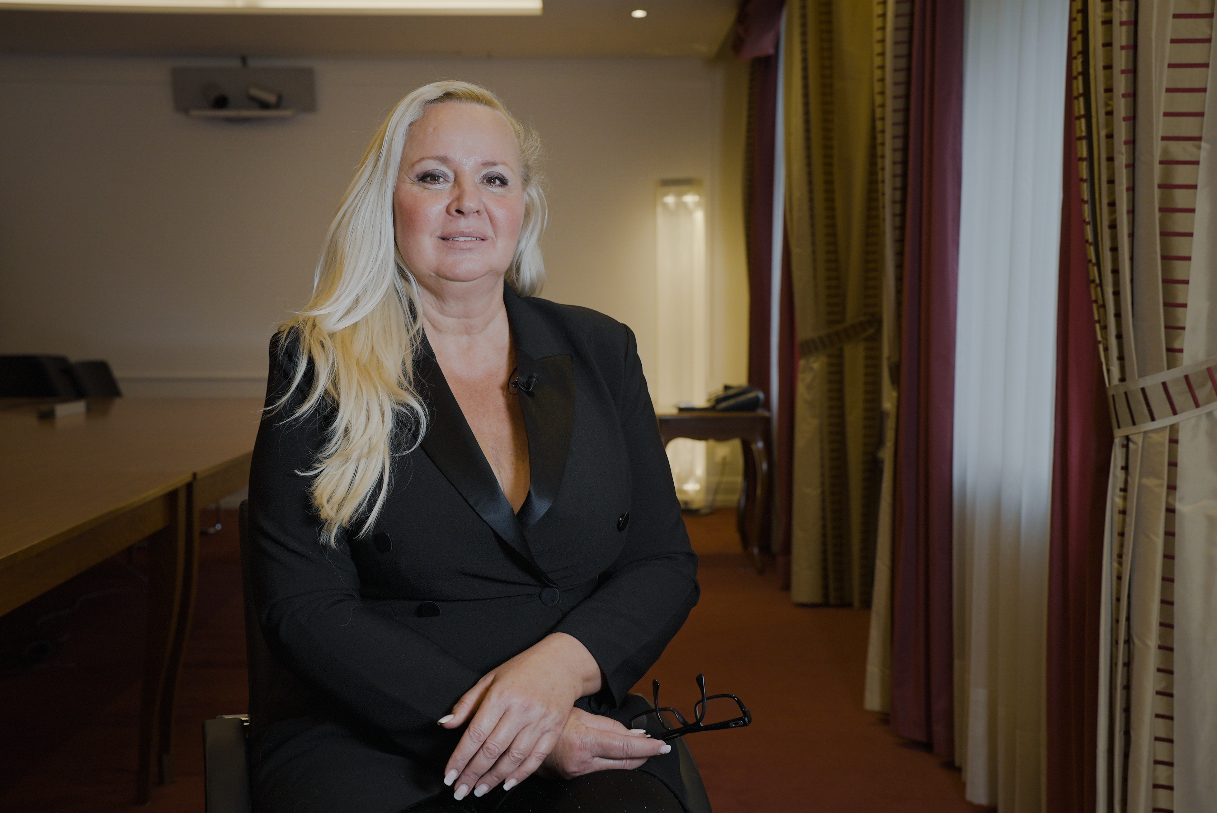 Beatrice Keul, fosta Miss Elveția care l-a acuzat pe Donald Trump că „a sărit pe mine și mi-a ridicat rochia”: „M-am născut la Cluj-Napoca. Sarmale și Ceaușescu, primele lucruri pe care mi le amintesc din România” | INTERVIU