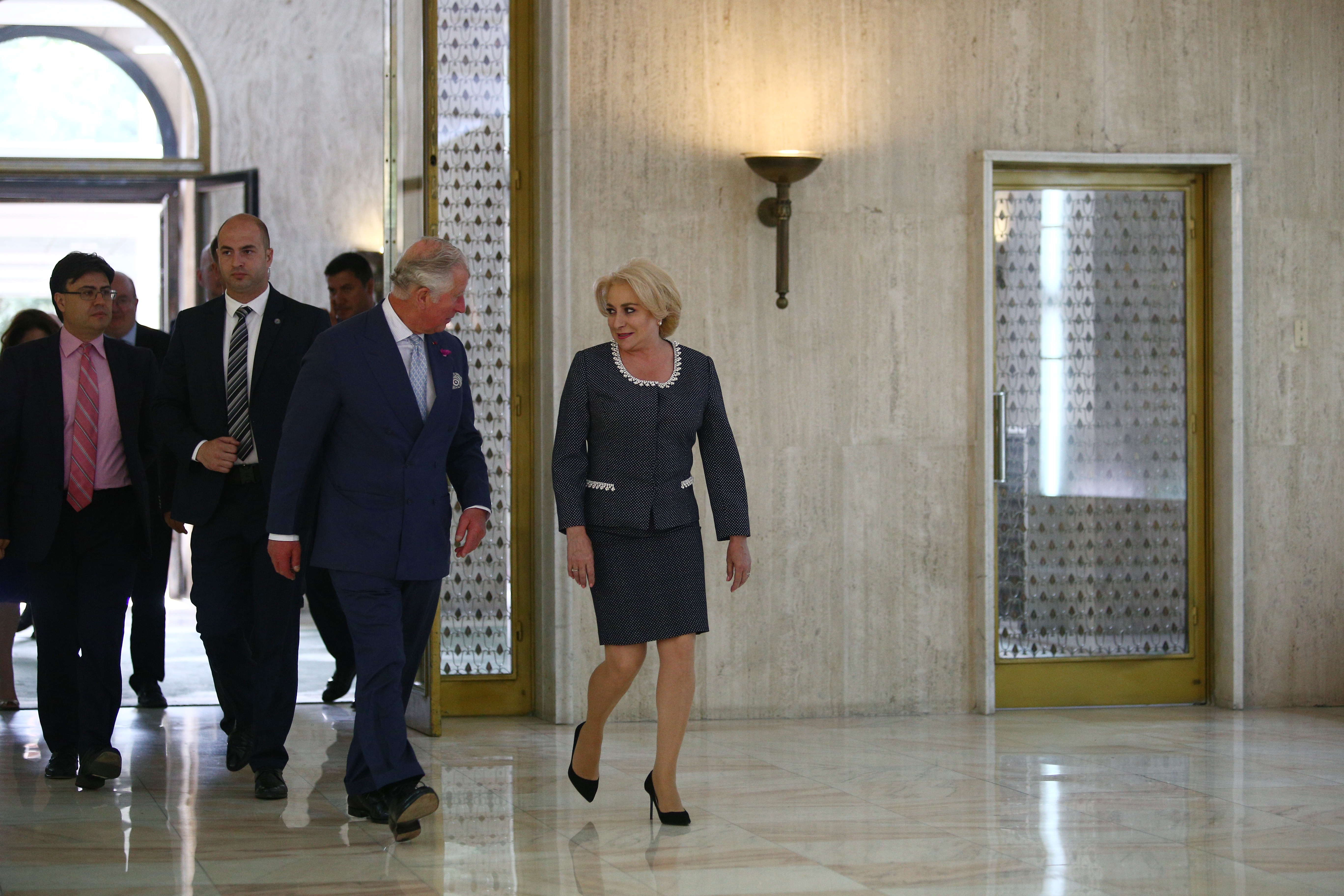FOTO. Prințul Charles, vizită oficială în România; S-a întâlnit cu președintele Iohannis, cu premierul Dăncilă și Custodele Coroanei