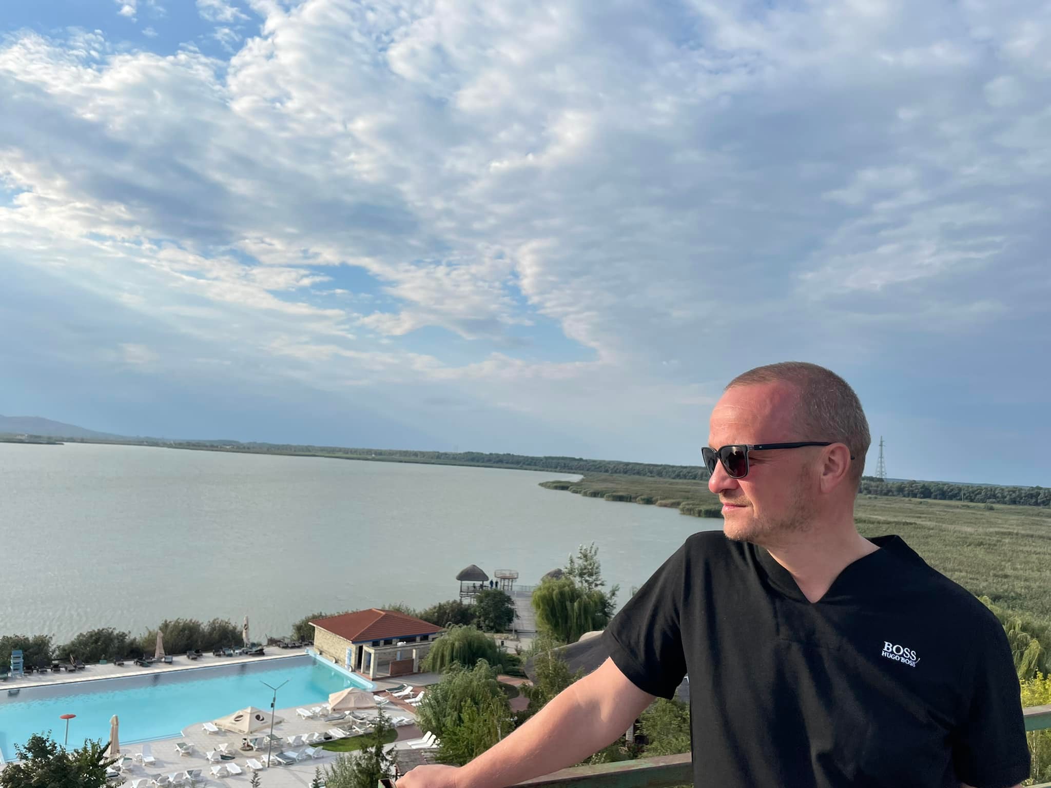 Diana Simion, în vacanță cu soțul. Cum a apărut fosta soție a lui Răzvan Simion: „Vin vremuri grele, trebuie să mai merg și personal în concediu”
