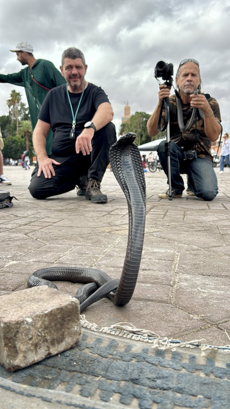 Kőomlás és életveszélyes sofőrök: ilyen egy kalandokkal teli extrém robogós túra Afrikából