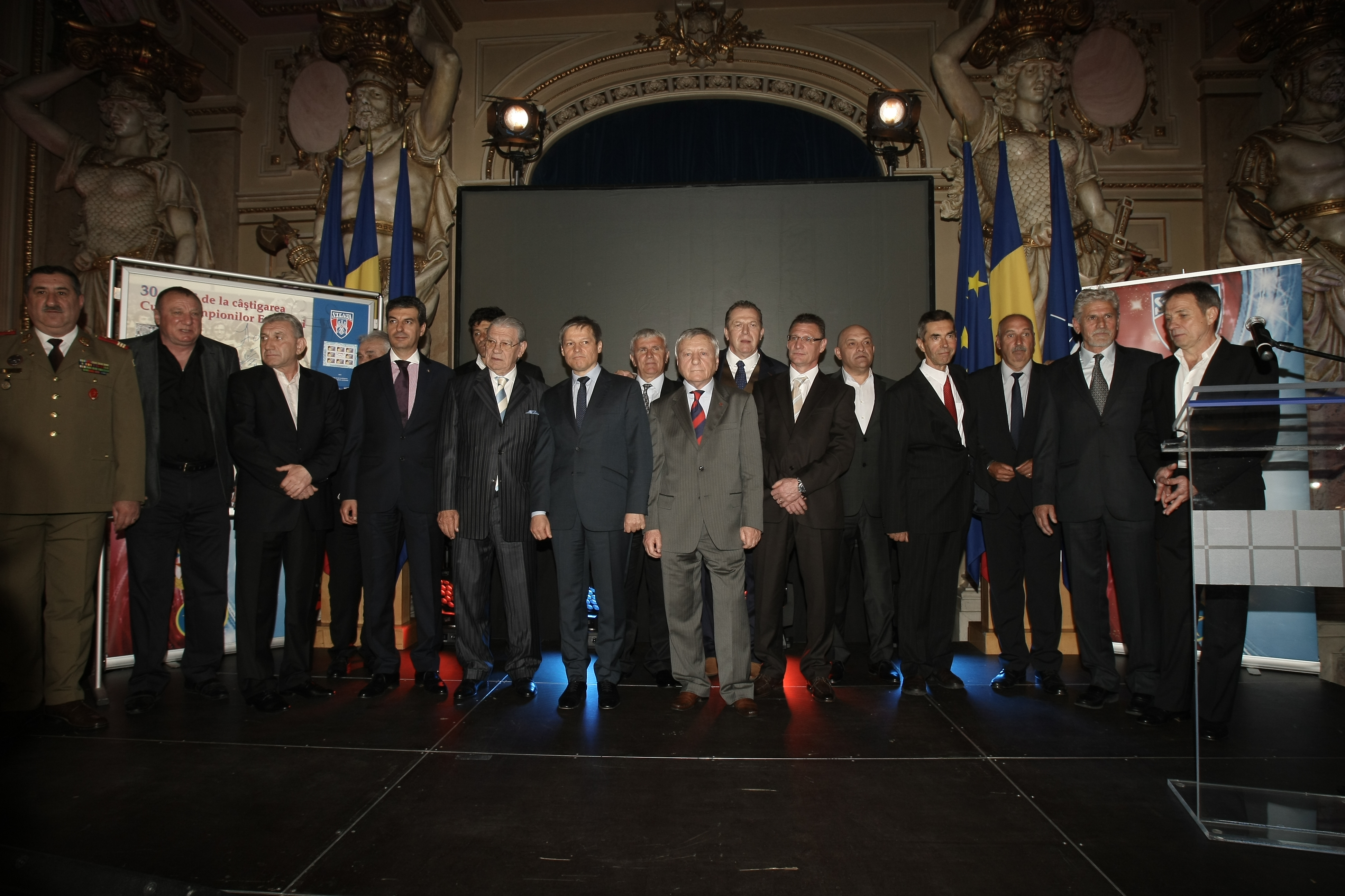 Eroii de la Sevilla au fost premiați de CSA Steaua, cu ocazia împlinirii a 30 de ani de la câștigarea CCE / FOTO și VIDEO
