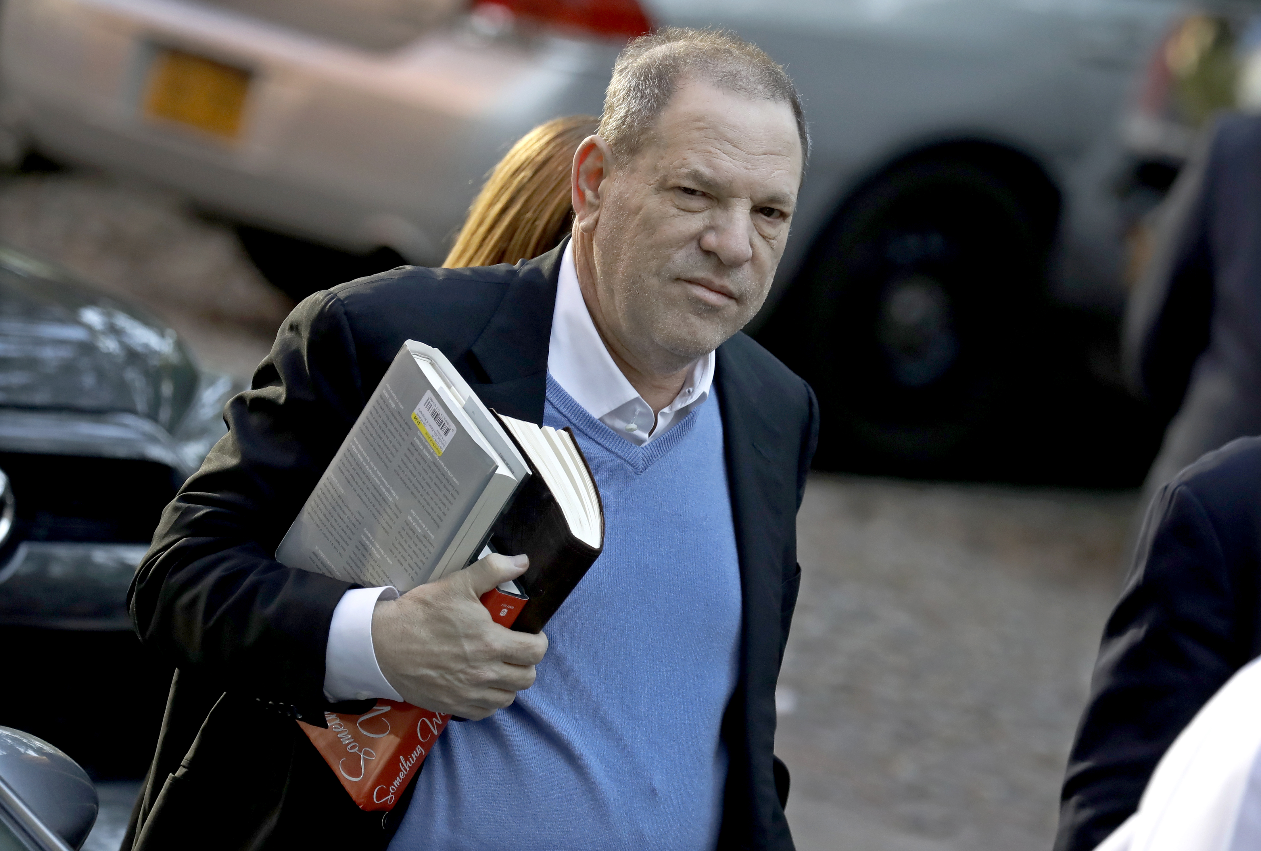 Harvey Weinstein, răspuns pentru Judi Dench. Actrița simte că fostul producător „și-a ispășit pedeapsa”, după condamnările pentru viol și agresiune sexuală