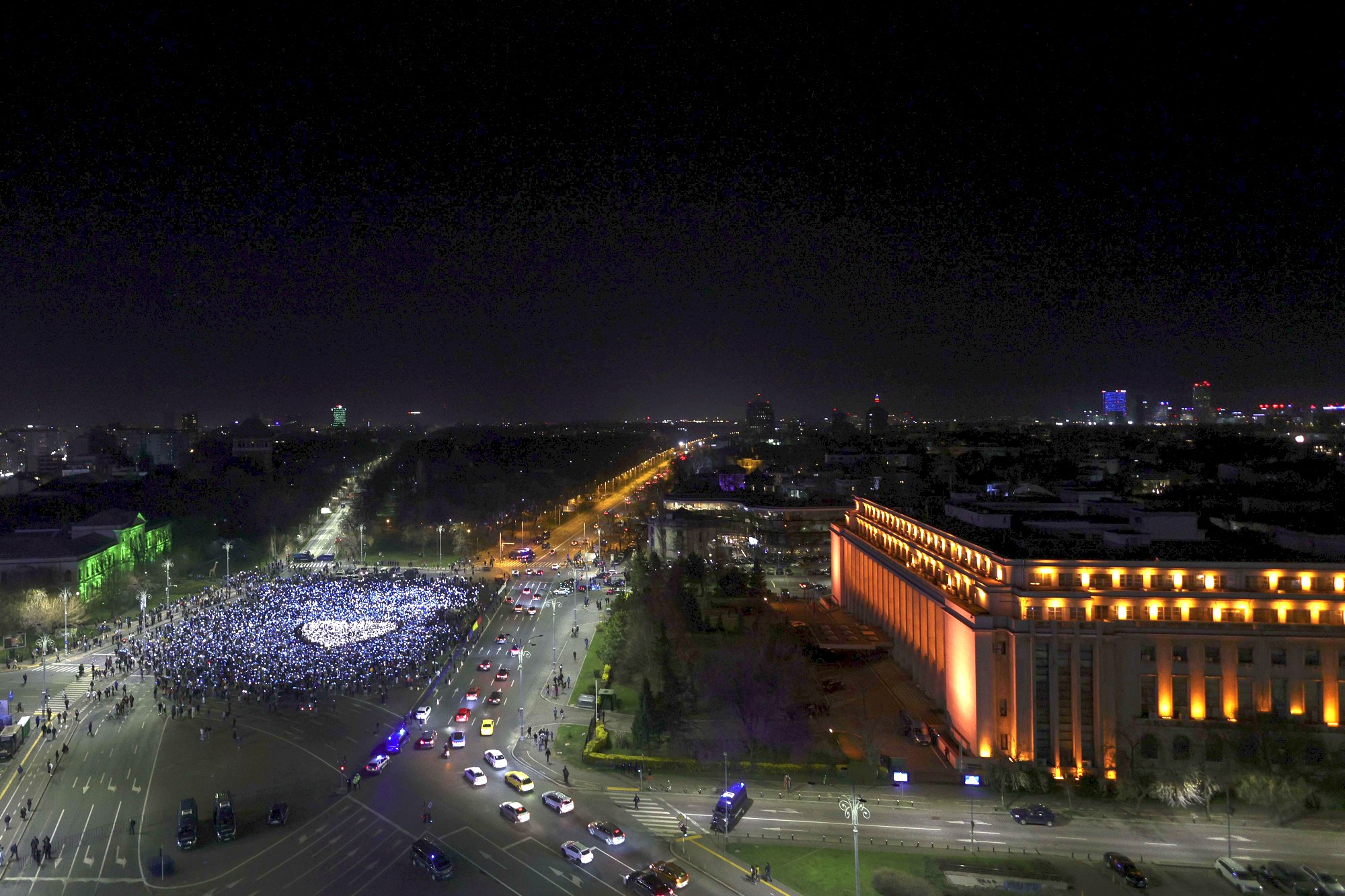 Coregrafie ca pe stadioane la mitingul EuRo Manifest, în Piața Victoriei din București