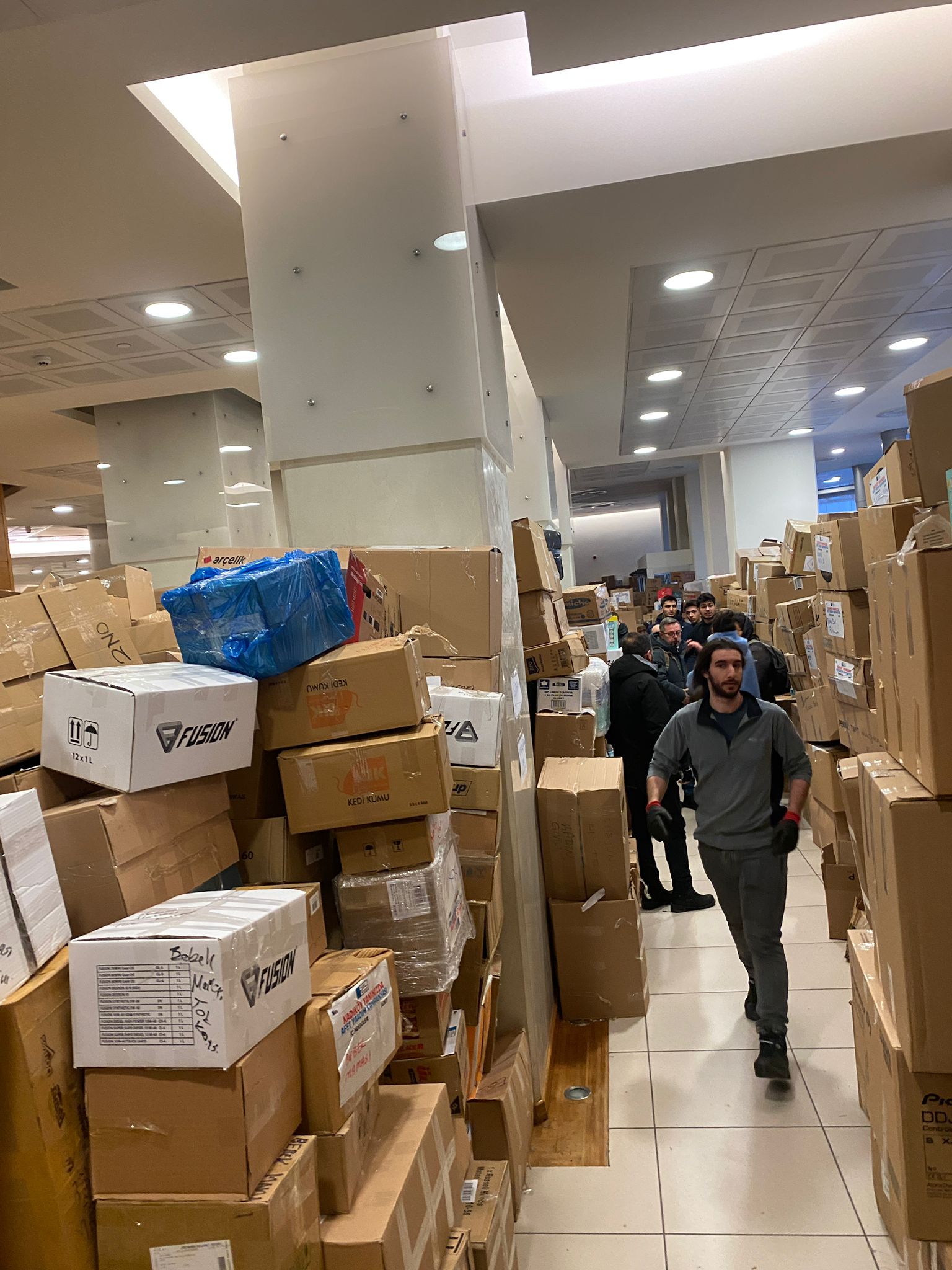 Româncă din Istanbul, voluntară pentru sinistrații cutremurului: „Unii nu au încredere să doneze la autoritățile statului”