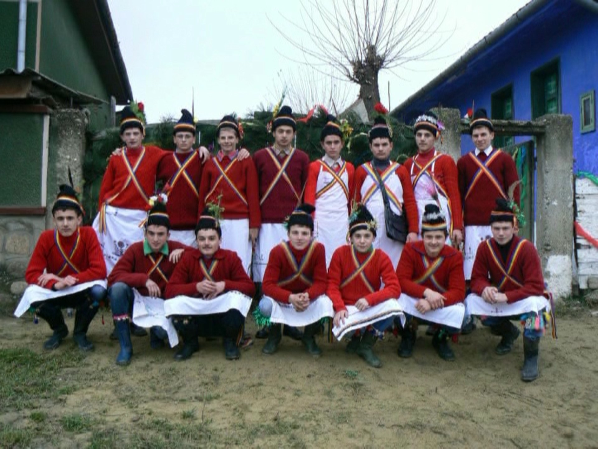 REPORTAJ/Tradiții în Ardeal: "Butea feciorilor", un obicei de Crăciun păstrat de sute de ani în judeţul Alba/FOTO
