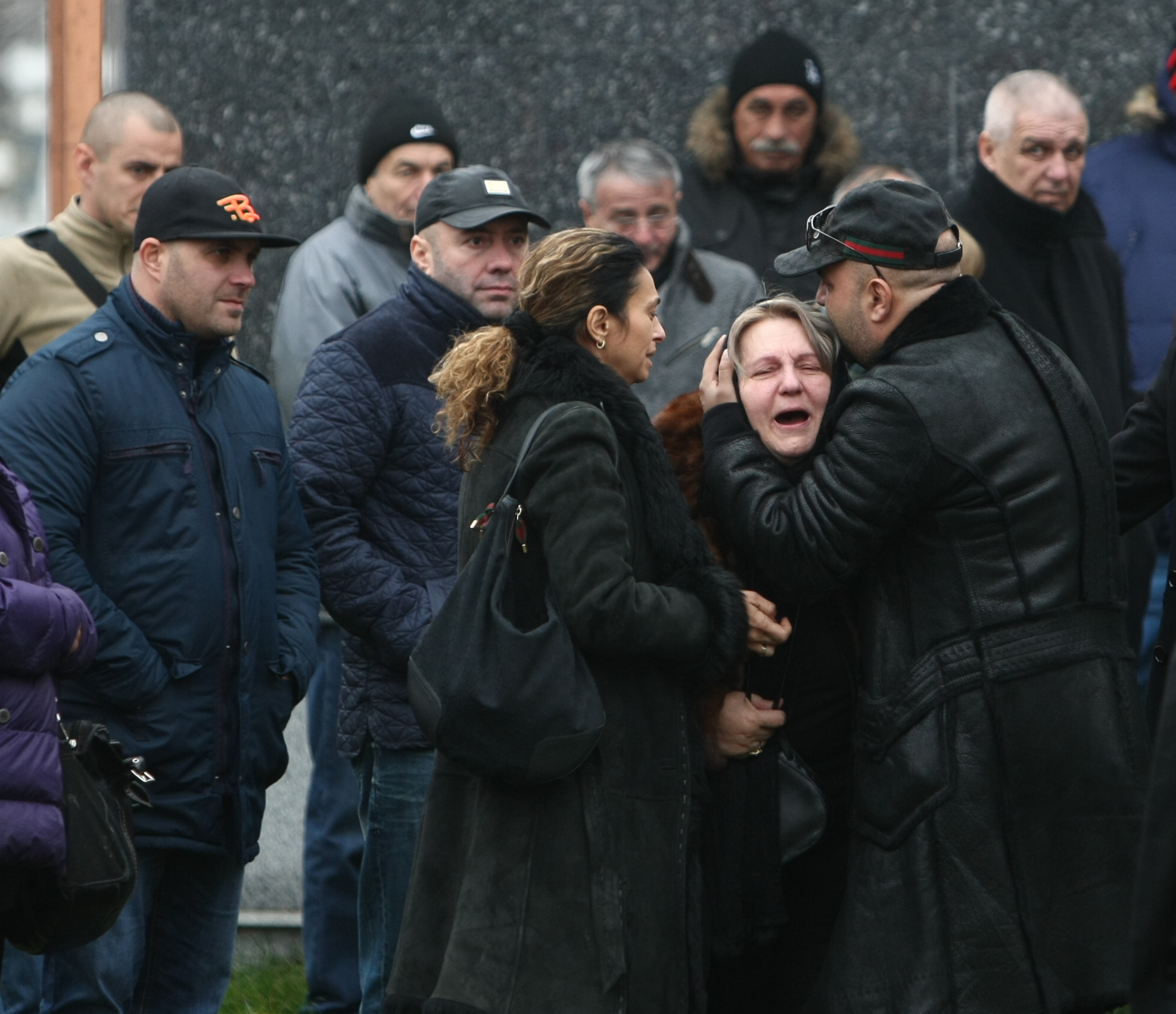 Imaginile DURERII de la înmormântarea lui Nae Manea! Discursul lui Vadim