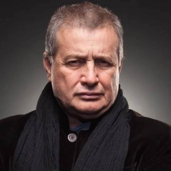 Cât costă o porție de salată de boeuf la restaurantul lui Mircea Dinescu din București: „Testăm și ne dăm cu părerea”