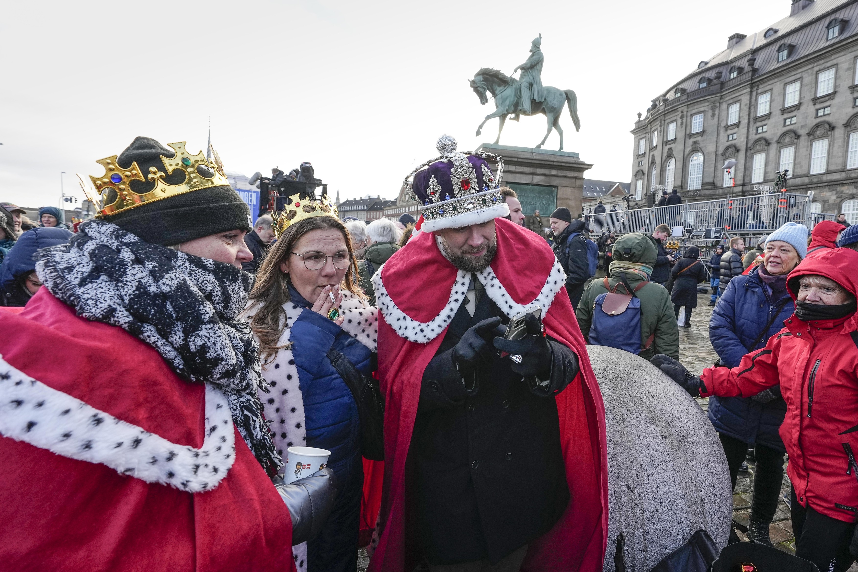 Eveniment istoric în Danemarca: Frederik al X-lea este noul rege al țării, după abdicarea mamei sale. Imagini de la ceremonie