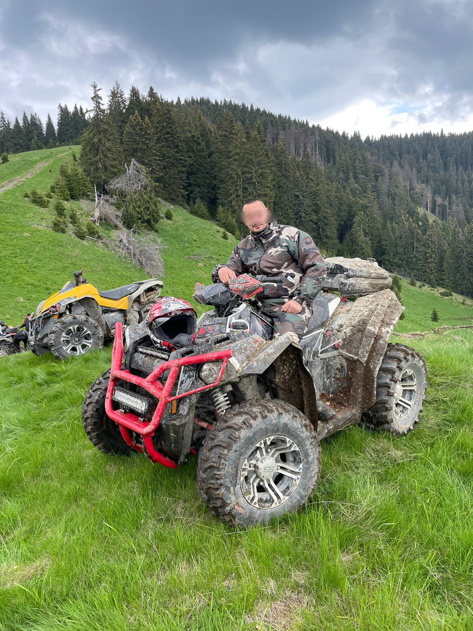 Motociclistul argeșean care a scăpat cu viață după ce a zburat peste o mașină, în urmă cu un an, a murit acum după un accident cu ATV-ul