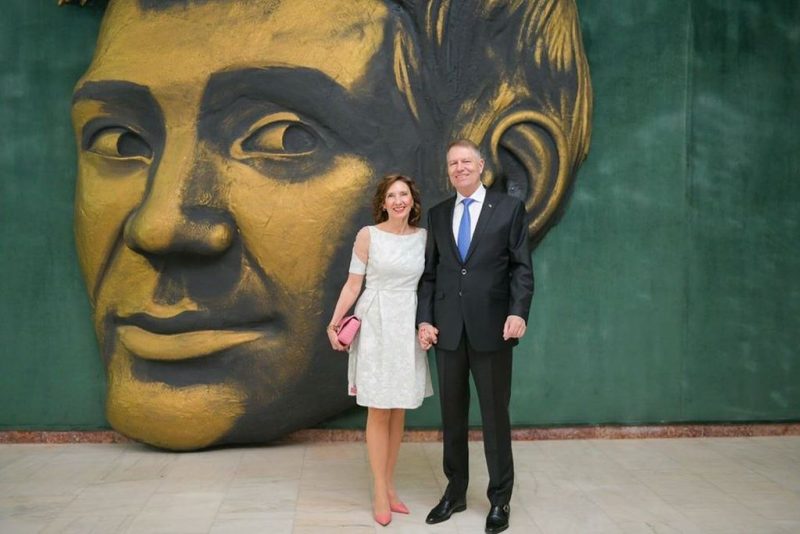 Klaus Iohannis și Carmen Iohannis au petrecut Ziua Îndrăgostiților la spectacolul de balet "Lacul Lebedelor"