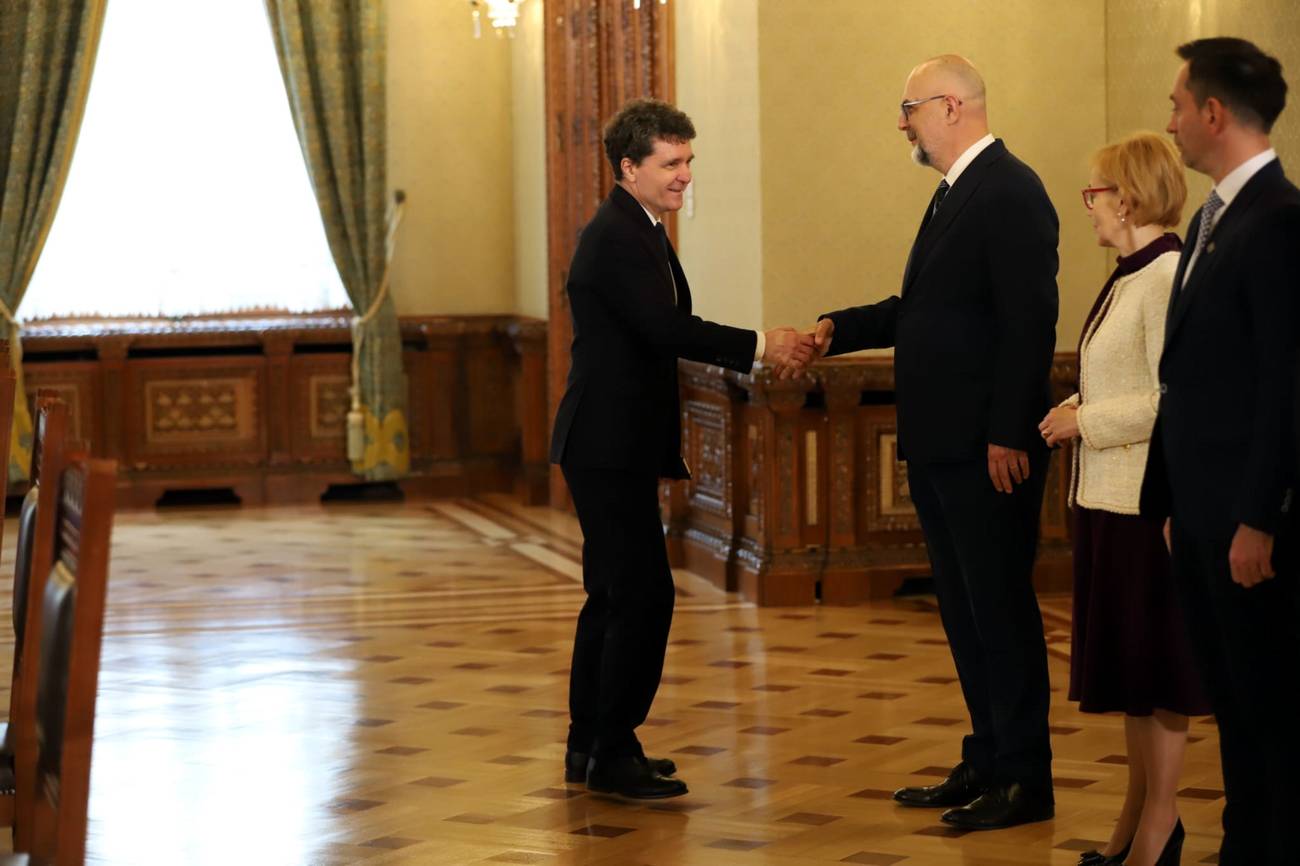 LIVE TEXT | Nicușor Dan a terminat consultările cu partidele din coaliție. PSD a decis retragerea miniștrilor înaintea finalului consultărilor. Nicușor Dan va face o declarație de presă