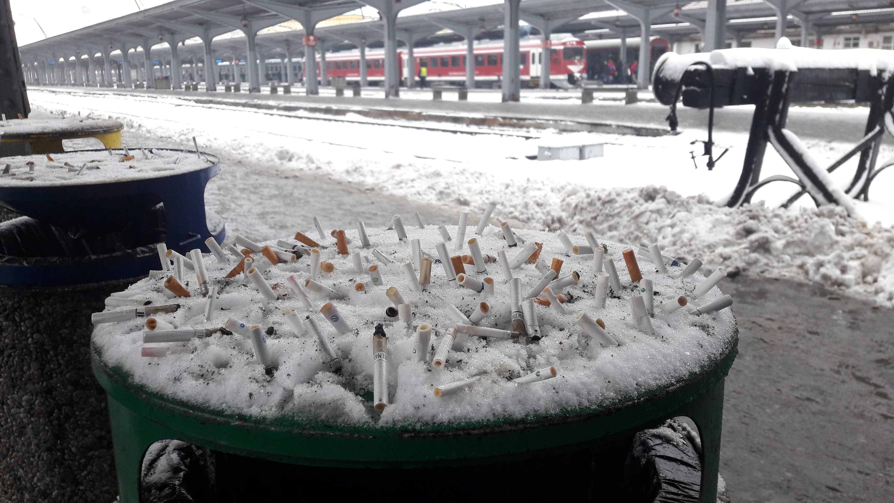UPDATE/ Întârzieri de sute de minute în Gara de Nord! Un tren care trebuia să ajungă la 8 dimineața a sosit după aproape 10 ore! Unde poți vedea în timp real situația fiecărei curse