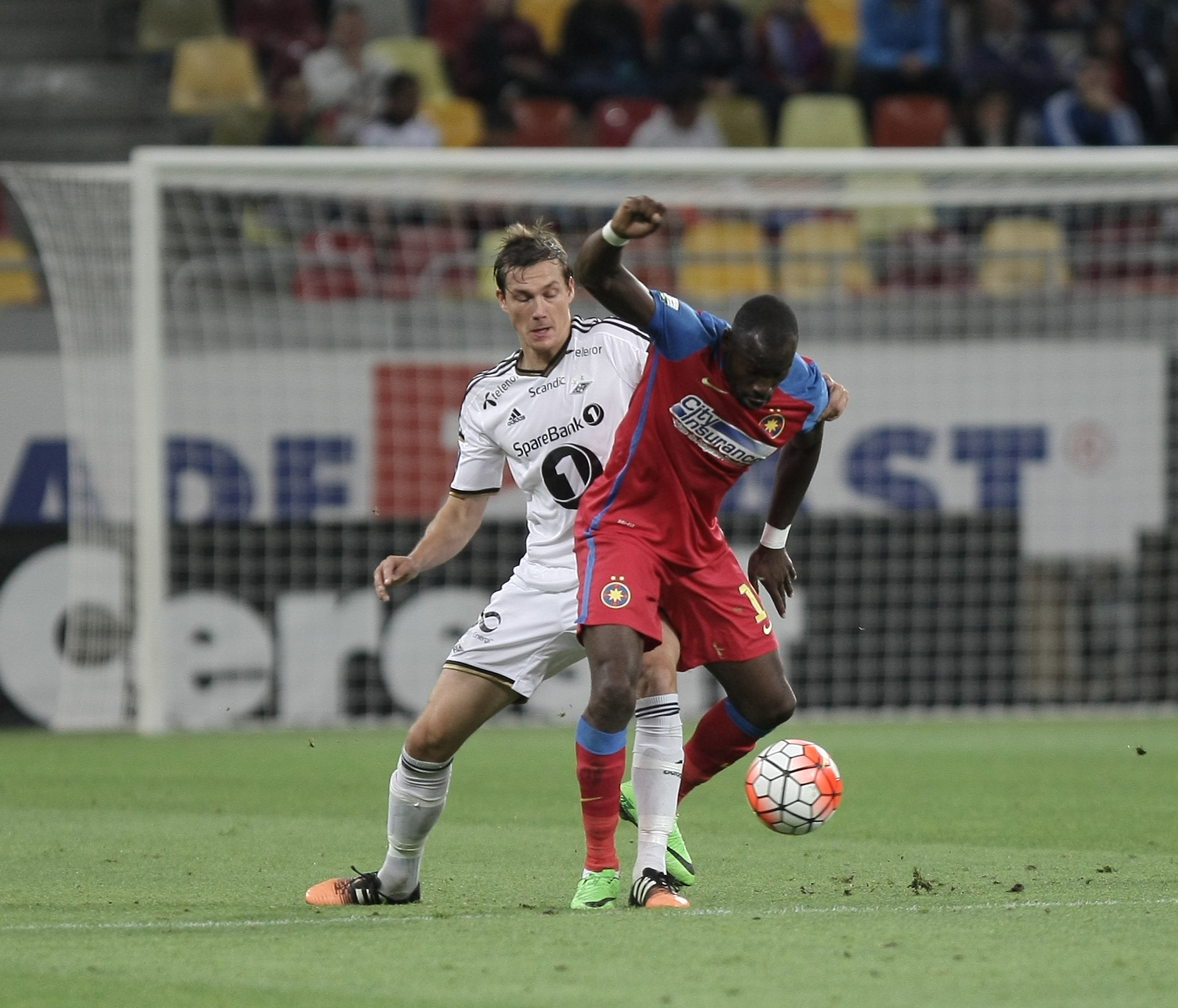 STEAUA - ROSENBORG 0-3. Liga Europa, play-off, manșa tur. Lecție de eficacitate cu o Steaua CĂZĂTOARE: Mikkelsen, Helland și Jensen au marcat, în timp ce Papp, Muniru, Tade și Chipciu, care a lovit bara, au irosit ocazii mari și foarte mari. Fanii i-au cerut demisia lui Mirel Rădoi! VIDEO