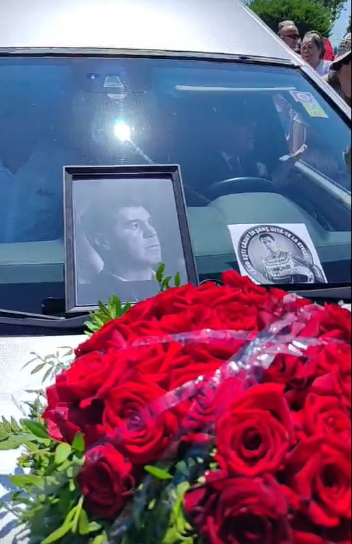 Mihai Leu a fost înmormântat la Hunedoara. Sute de persoane și mai multe mașini de raliu, cu motoarele turate, l-au condus pe ultimul drum