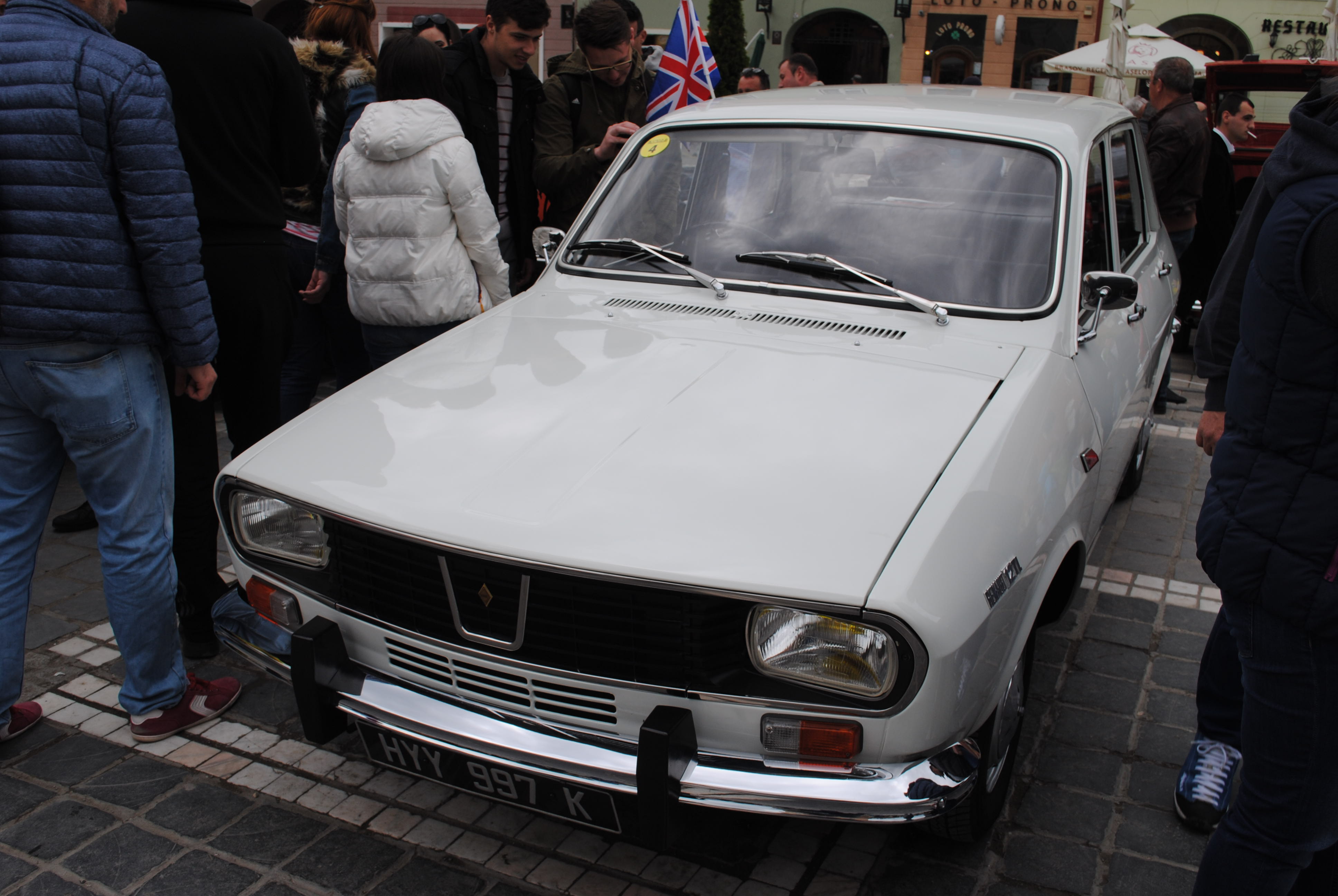 Unul din cei mai mari colecționari de Dacia trăiește în Austria, dar a venit la Brașov la întrunirea Dacia Clasic | GALERIE FOTO