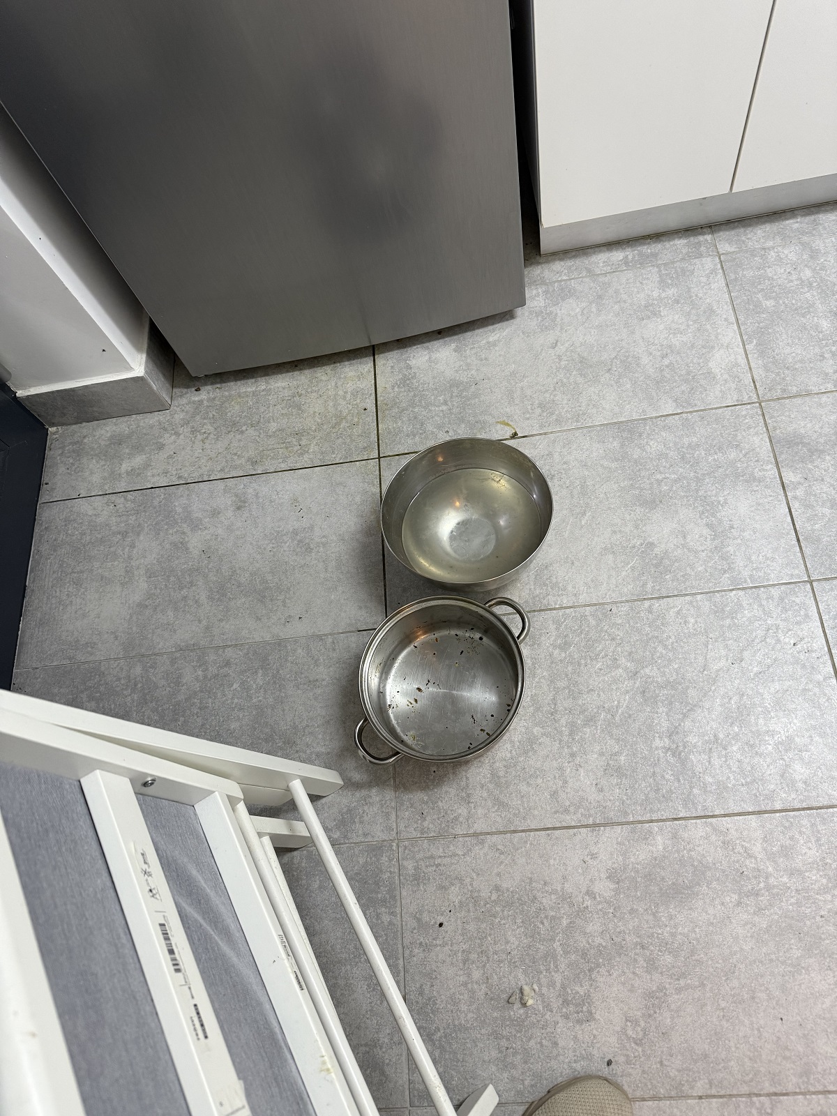 Imagini înainte și după cu apartamentul pe care Calina Dumitrescu l-ar fi distrus. Proprietara rupe tăcerea: „O pune pe mama ei sa se ocupe de mizeria pe care ea o face”