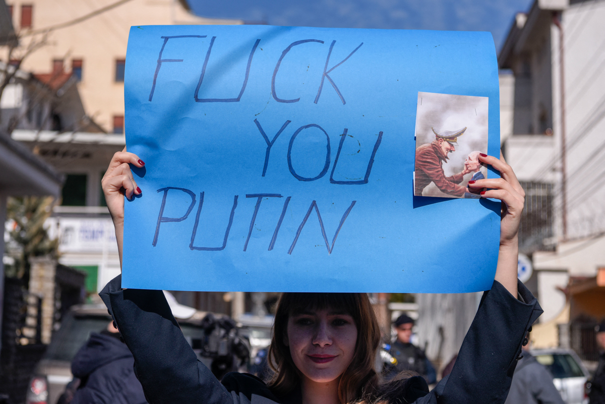 IMAGINI. Din București până în Sydney, mii de oameni protestează față de războiul din Ucraina: „Stop Putin!”