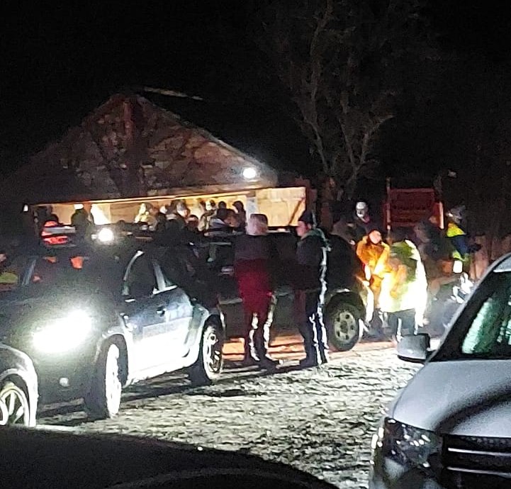 UPDATE: Copilul de doi ani dispărut în Botoșani a fost găsit în viață după mai bine de 24 de ore de căutări