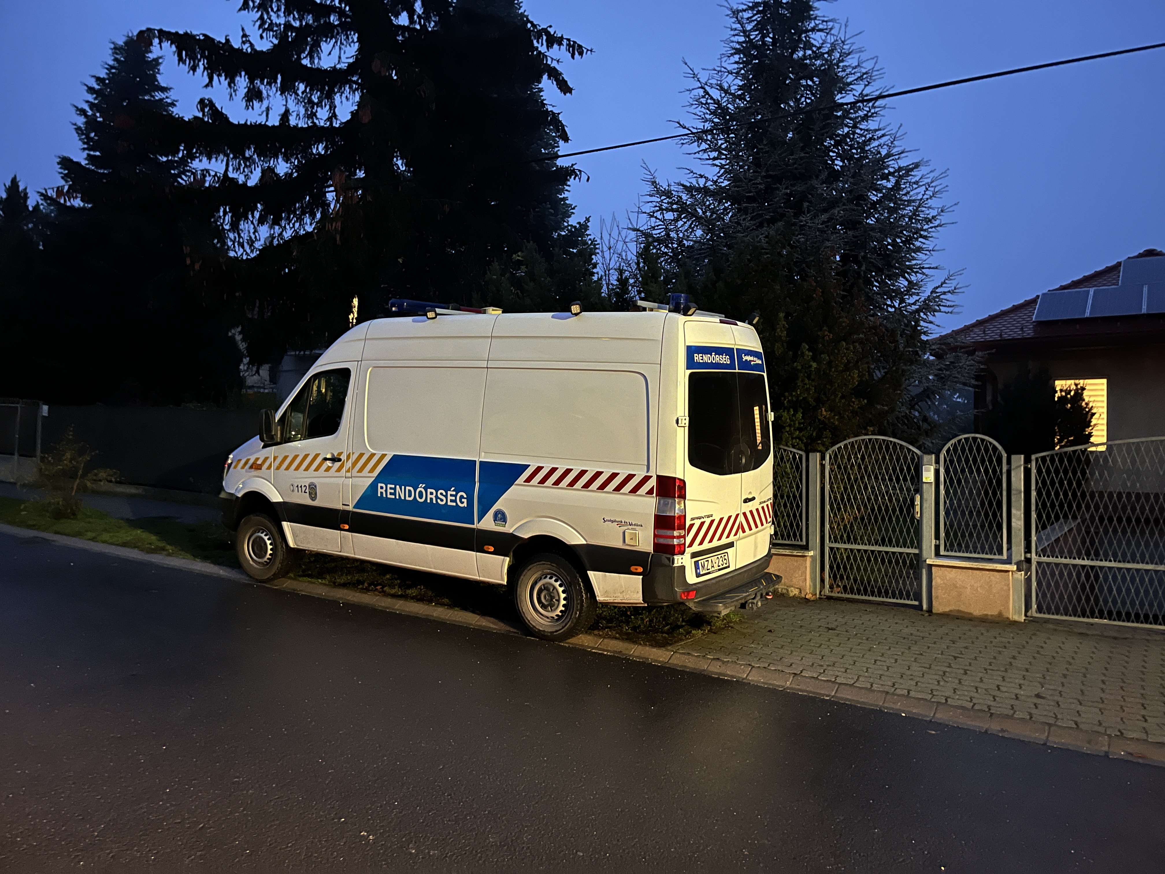 Véget ért a hajtóvadászat: elfogták az anyagyilkos gyöngyösi nőt