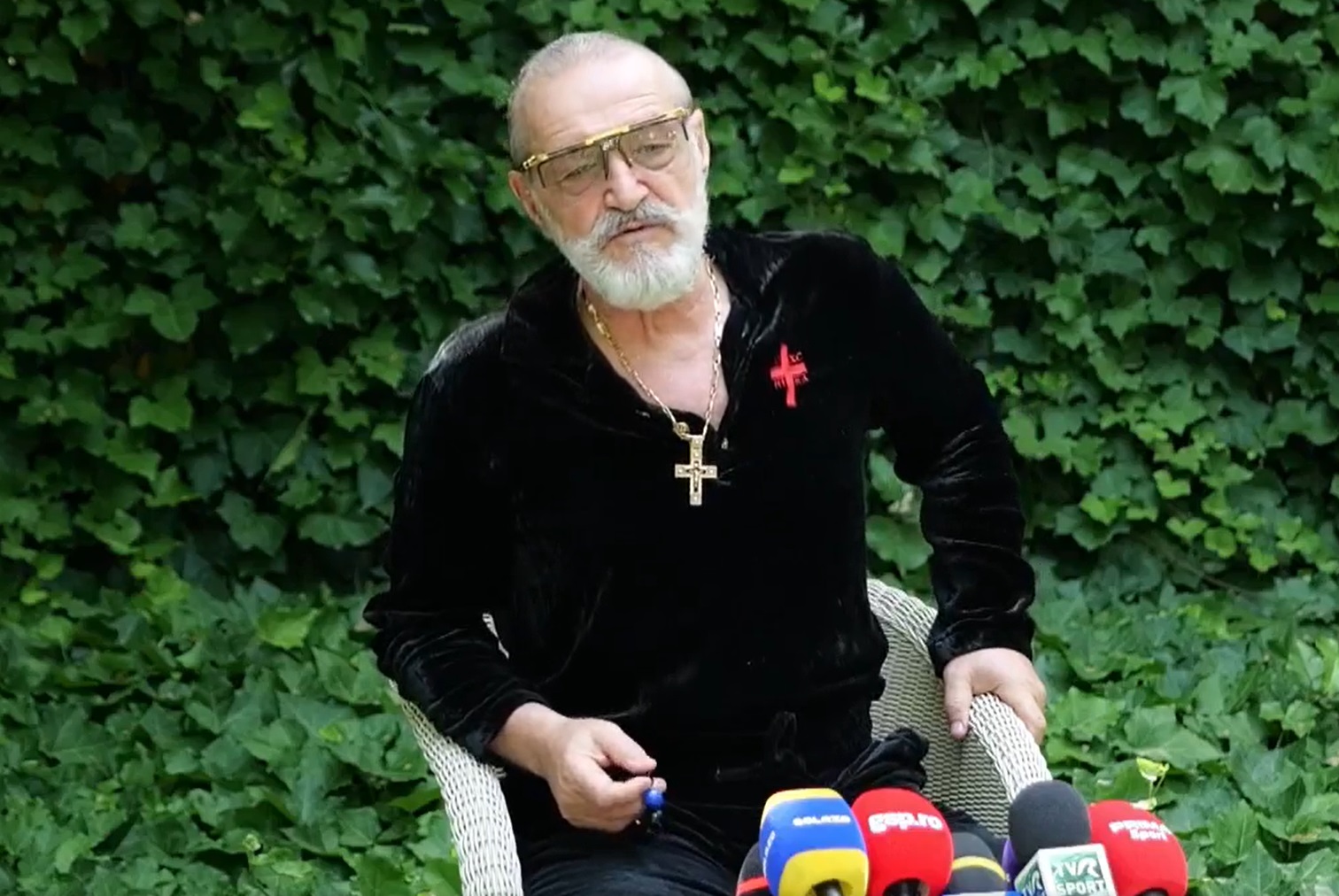 Cum reacționează Gigi Becali când vede livratori din Filipine sau din Africa pe străzile din București: „Ăia care aduc mâncare”