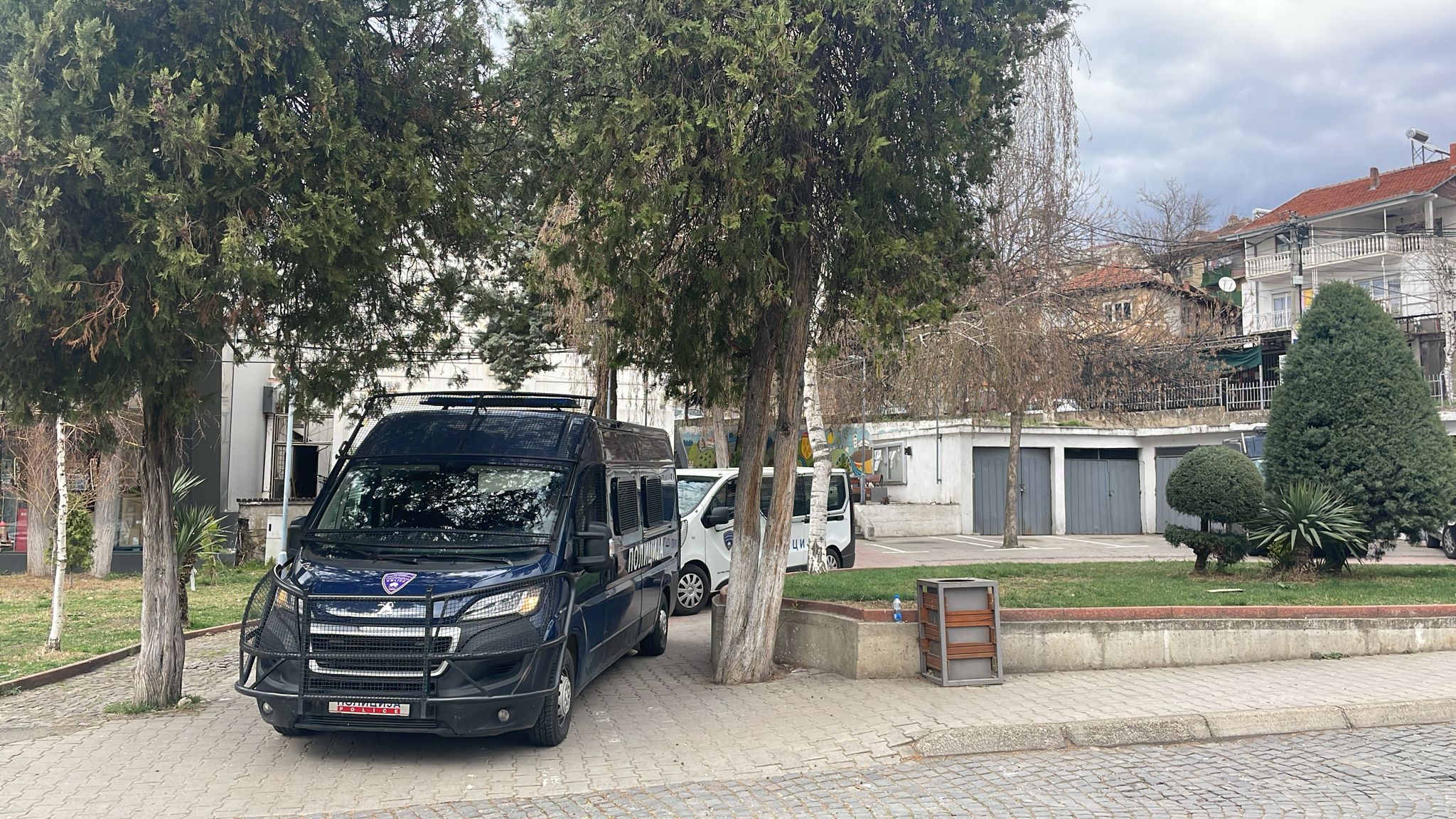Autobus sleteo s puta kod Tetova, vozač nestao: Policija traga za njim