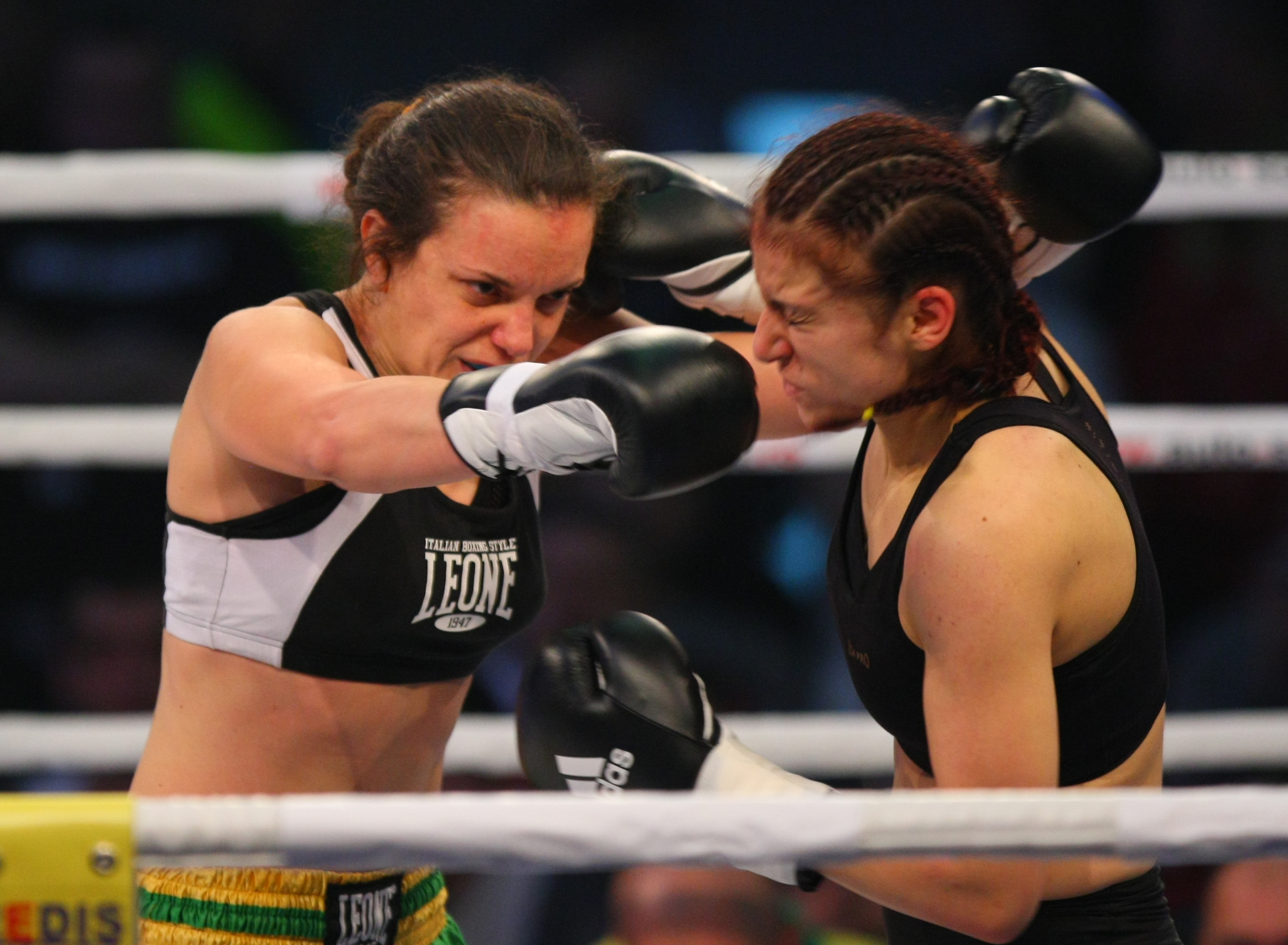 Meciul în urma căruia Amansio Paraschiv a devenit campion mondial Superkombat New Heroes! VIDEO& FOTO