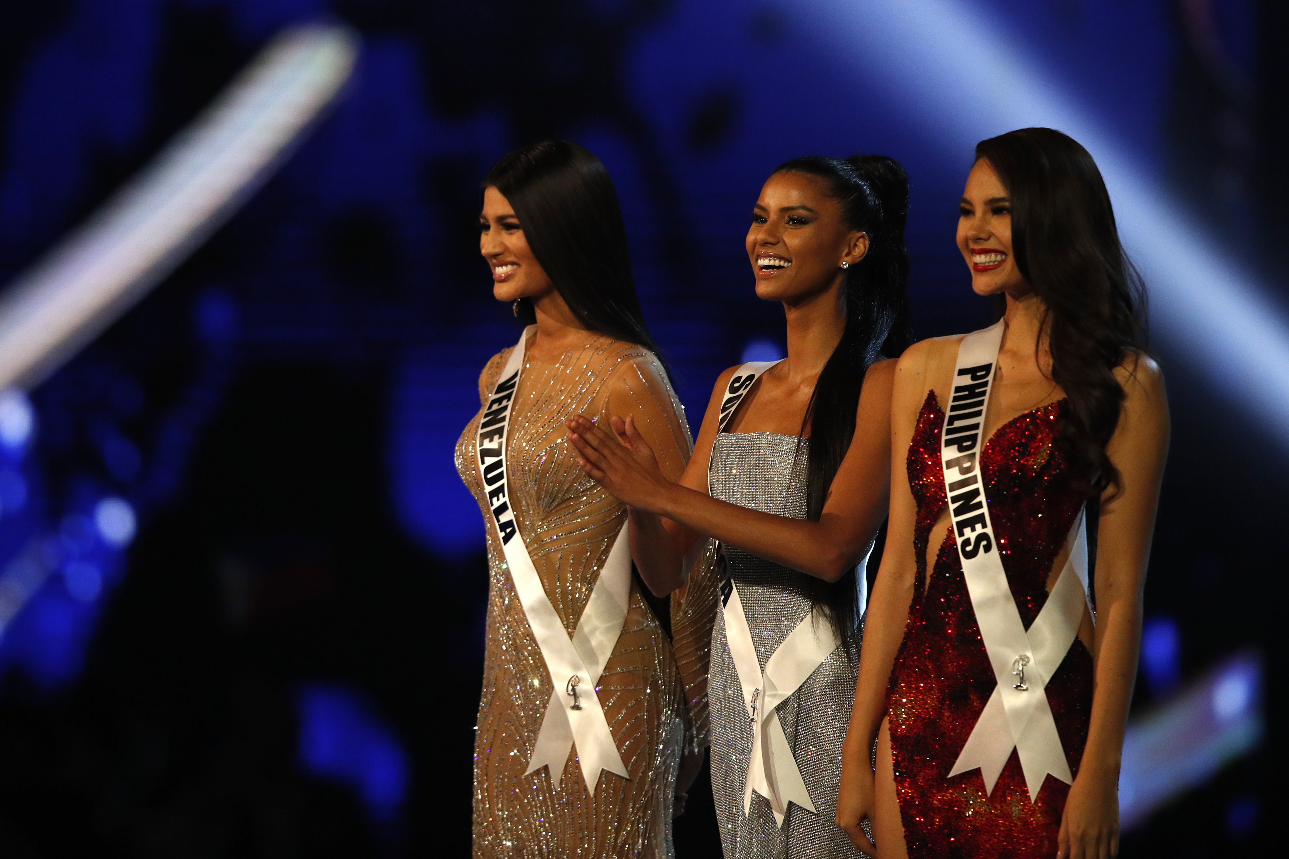 GALERIE FOTO. Ea este Miss Univers 2018! Are 24 de ani și nu a vizitat niciodată Europa
