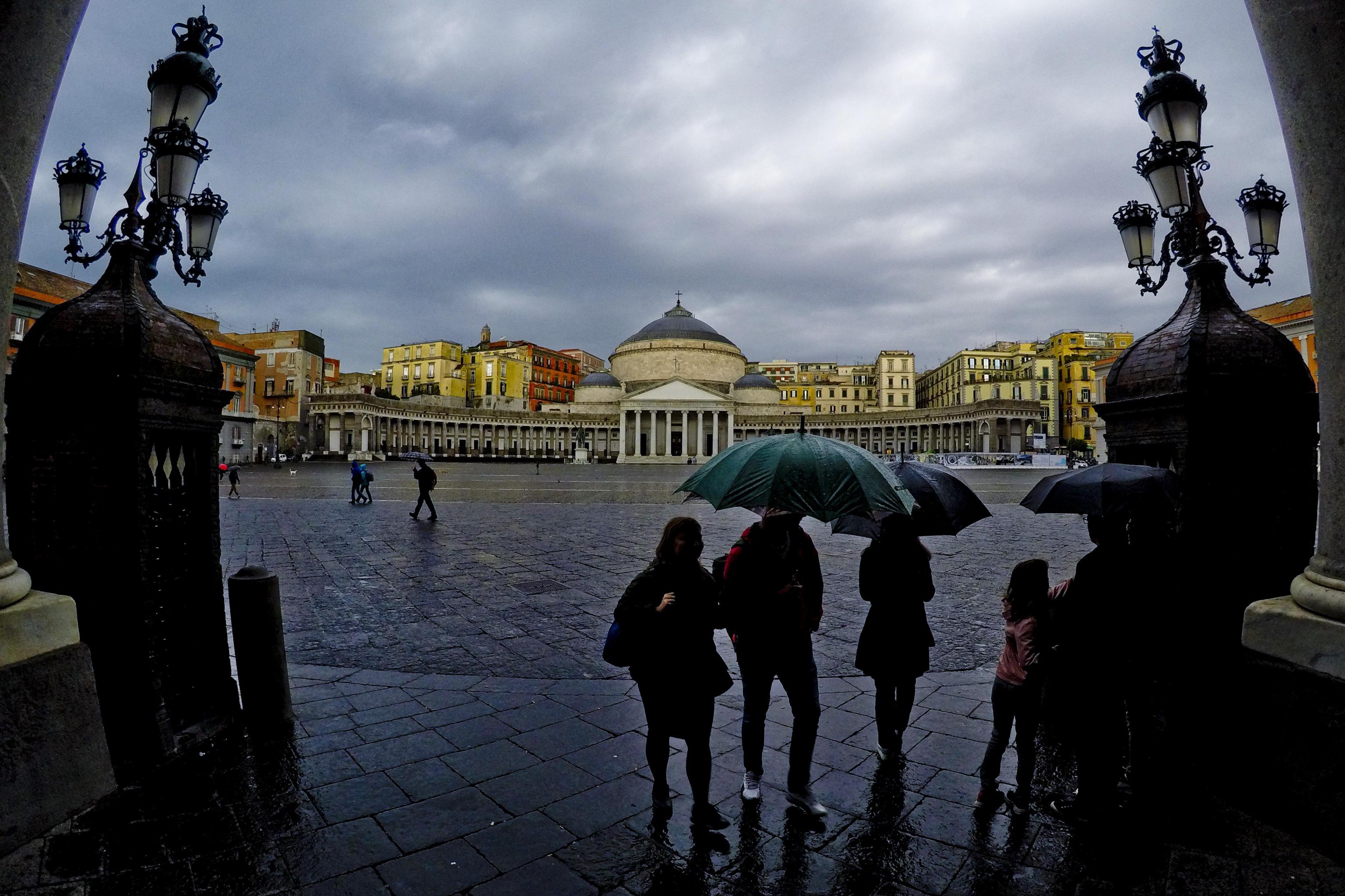 FOTO | Străzile din Roma, acoperite de gheață în urma unei furtuni violente. Imaginile fac înconjurul lumii