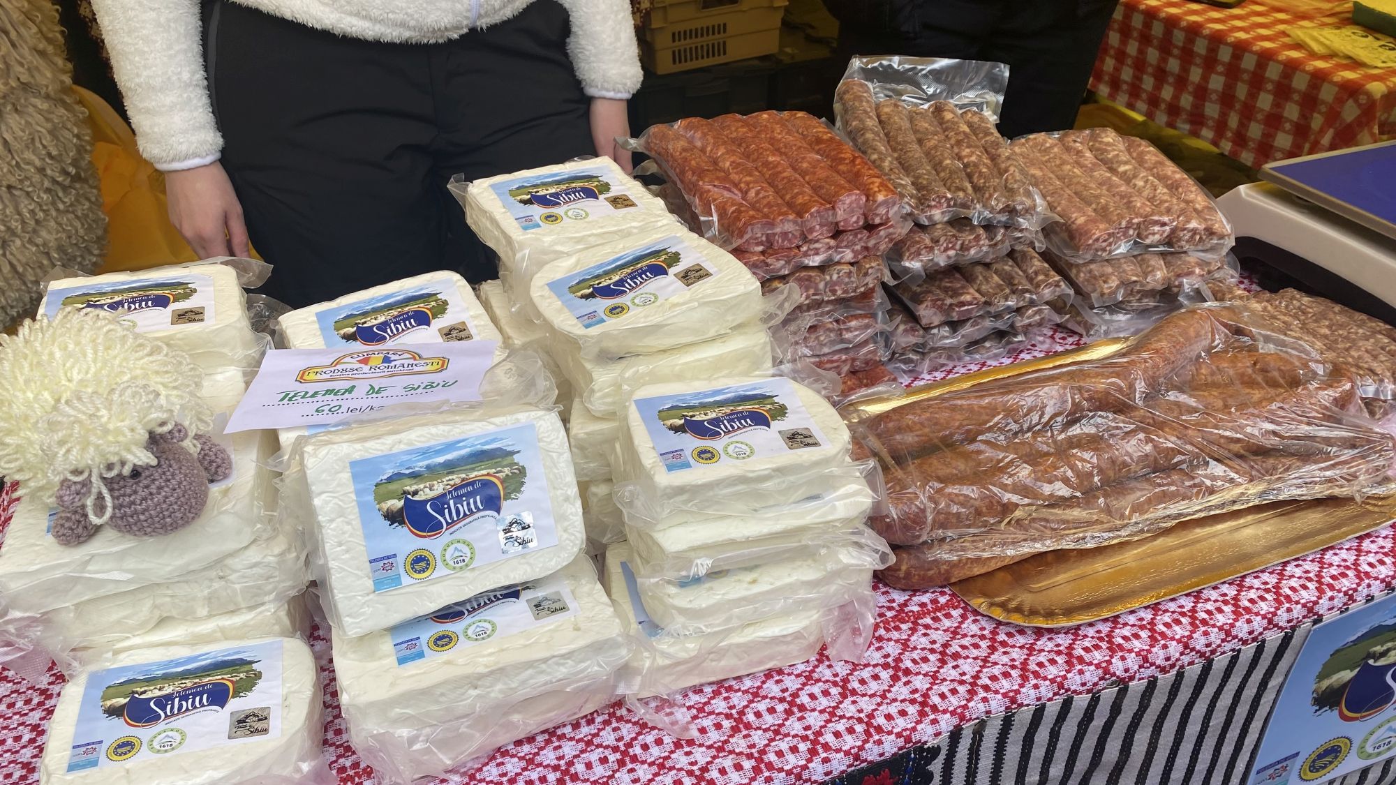 Au dispărut jumările cu scandal de 120 de lei kilogramul. Cât costă produsele tradiționale de la târgul de Crăciun din curtea Ministerului Agriculturii