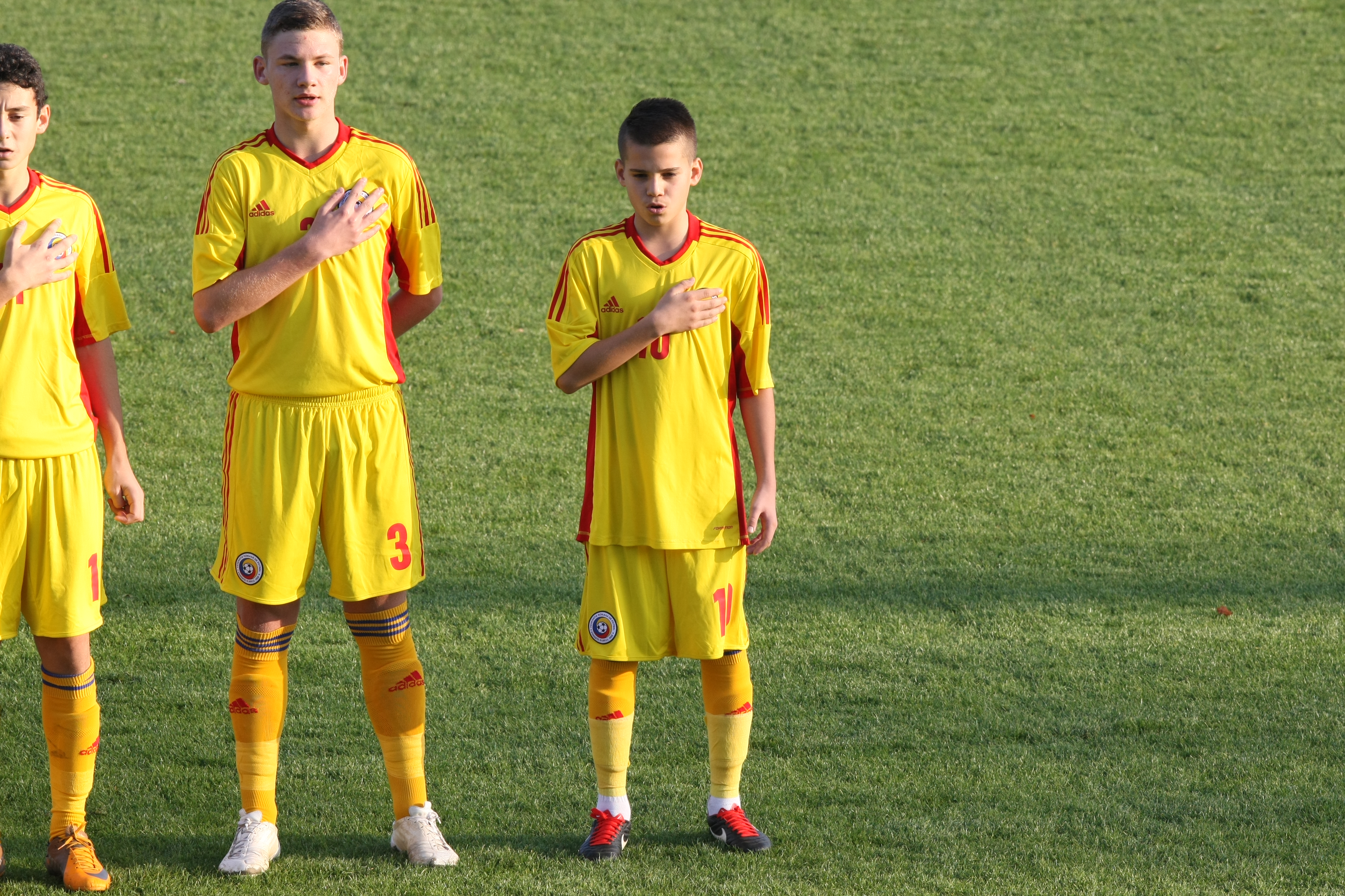 Ianis Hagi împlinește 18 ani. Fotbalistul își serbează majoratul la Florența. Debutează duminică în Serie A? | GALERIE FOTO