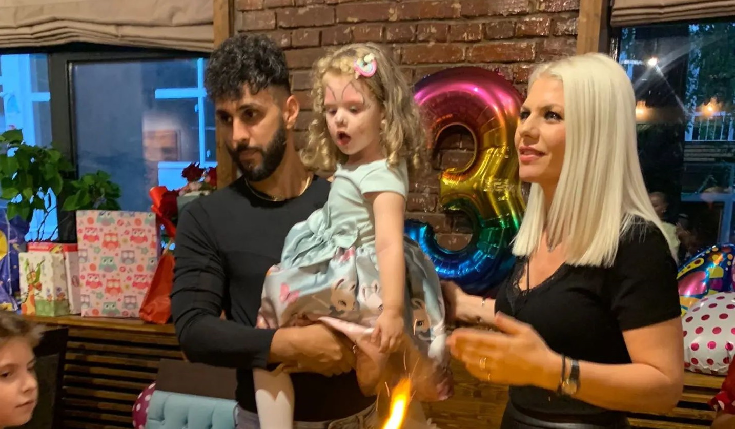 Anunțul făcut de Adina Postelnicu după 10 ani de relație cu Glance. Între cei doi artiști este o diferență de 11 ani