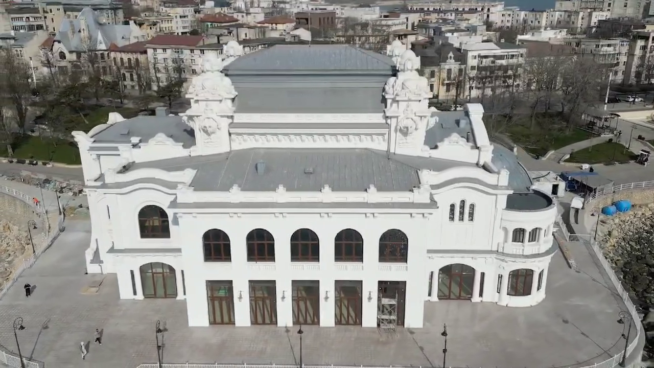 Înainte și după. S-au terminat lucrările la Cazinoul din Constanța. Povestea clădirii emblematice de pe Litoral