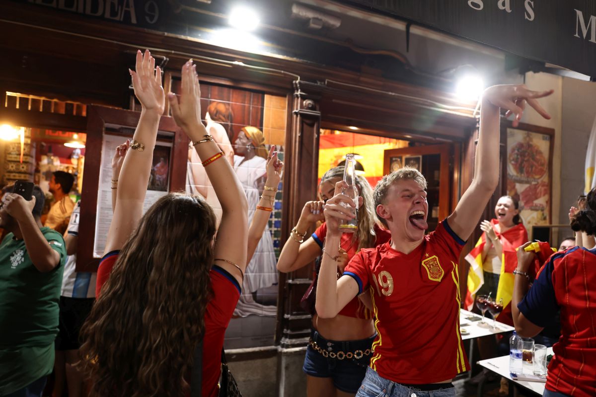 Sărbătoare în Spania. Zeci de mii de fani au ieșit pe străzile din Madrid după victoria cu Argentina din finala Cupei Mondiale 2026