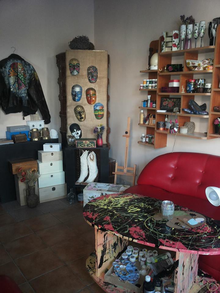 REPORTAJ/ A renunțat la o carieră în publicitate ca să-și urmeze visul: să picteze (GALERIE FOTO)