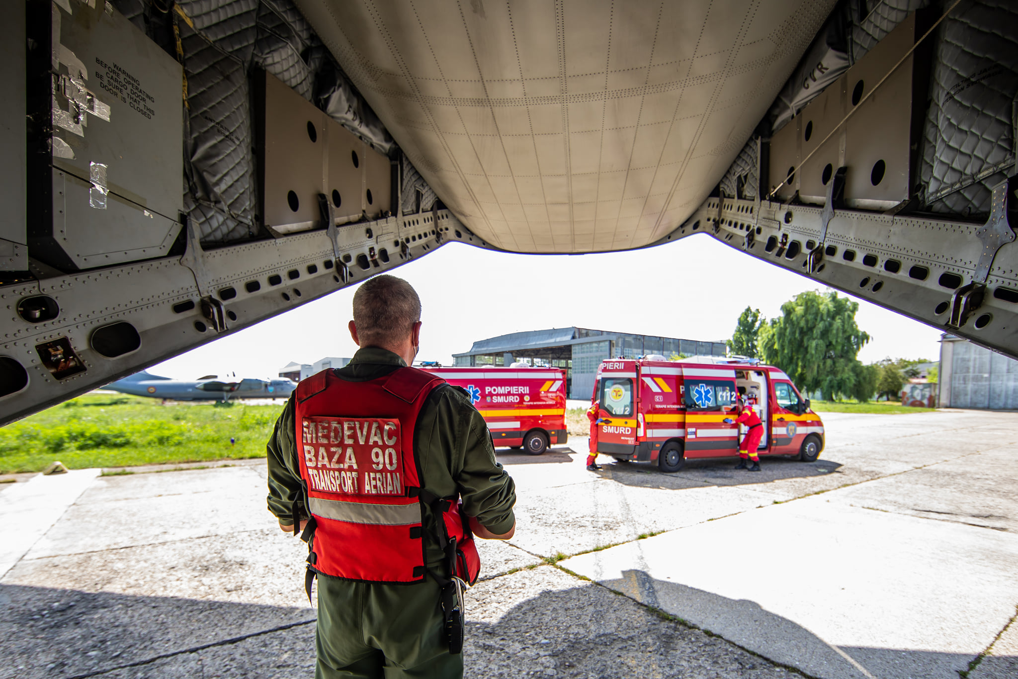 Cei doi răniţi în explozia de la Petromidia au fost transferaţi la o clinică din Germania cu o aeronavă militară
