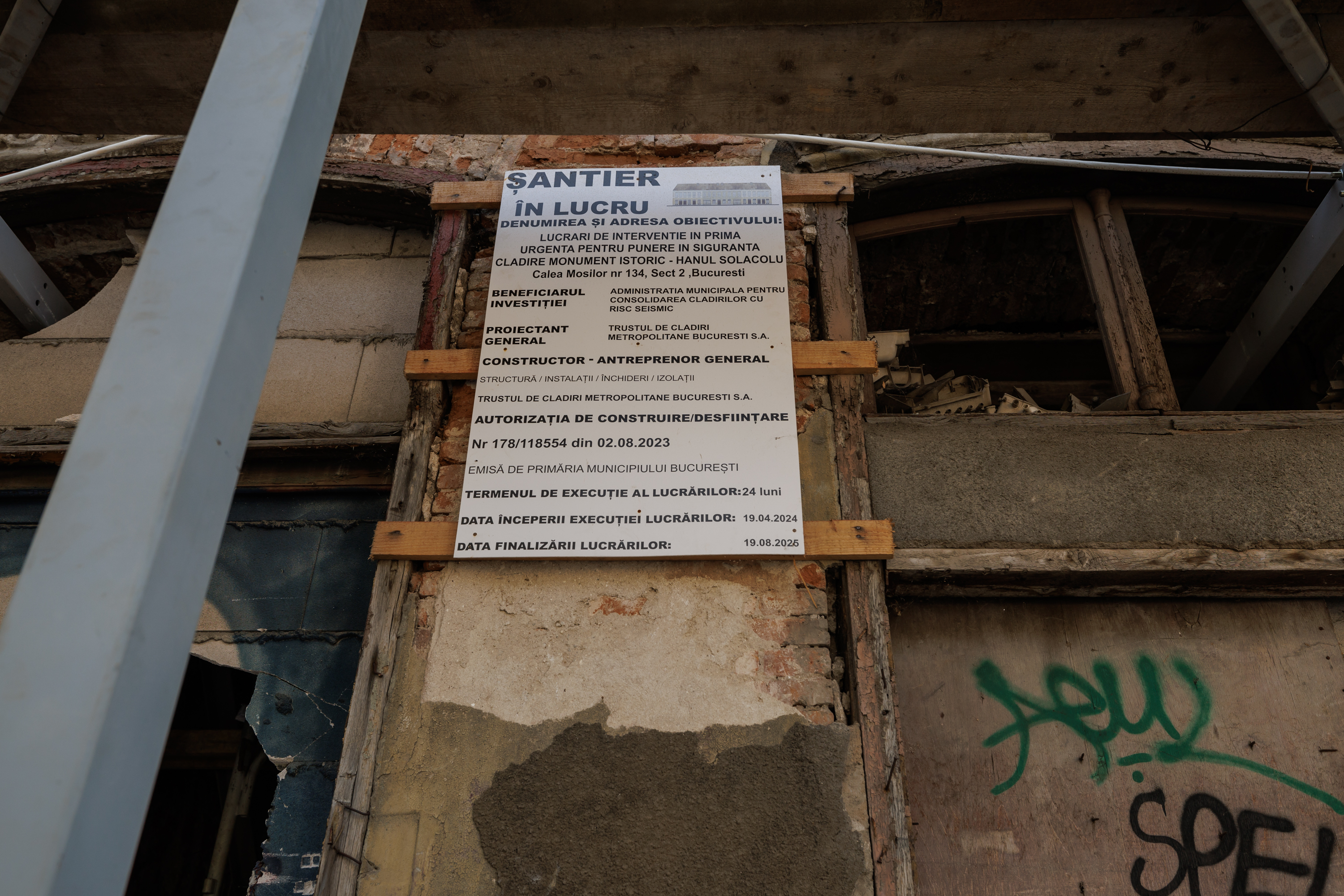 REPORTAJ. Libertatea a intrat pe șantierul de la Hanul Solacolu din București. „Era o groapă de gunoi și o bombă ecologică. Am scos două mii de tone de deșeuri”