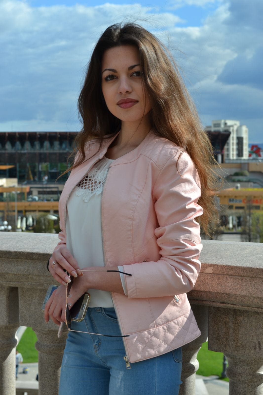 REPORTAJ / Maria, fata de preot cu 10 pe linie, care uimește prin performanțele școlare, dar și prin frumusețe - FOTO