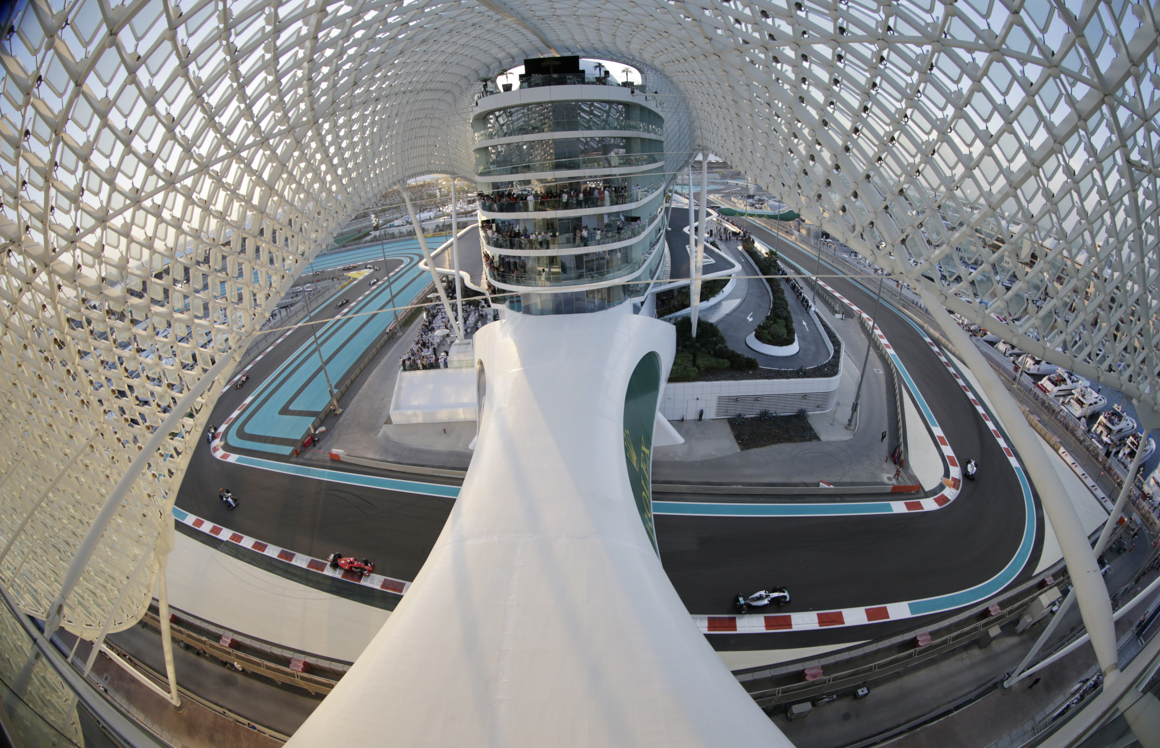 Nico Rosberg a câştigat Abu Dhabi Grand Prix, Lewis Hamilton al doilea / GALERIE FOTO
