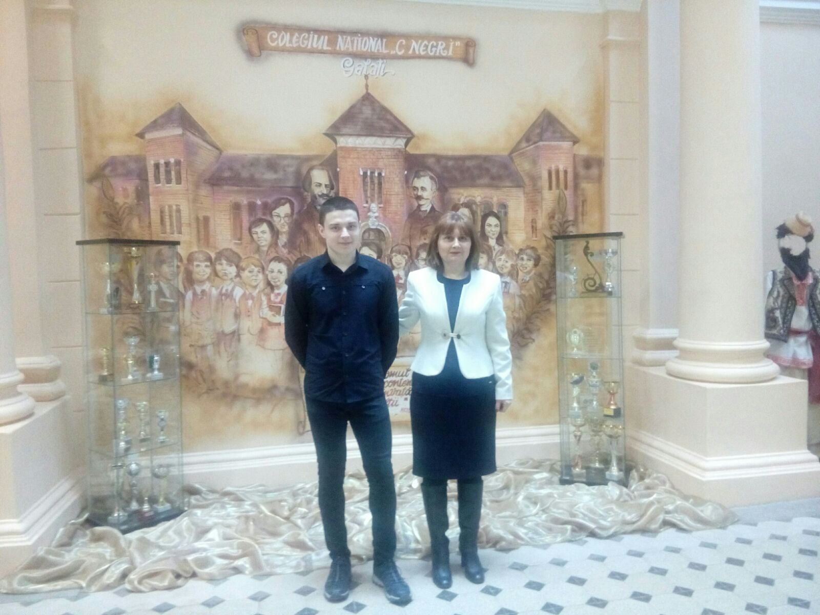 REPORTAJ/Pasiunea pentru limbile străine, un mod de viață. Un elev gălățean va fi premiat la Bruxelles pentru concursul "Tineri translatori"