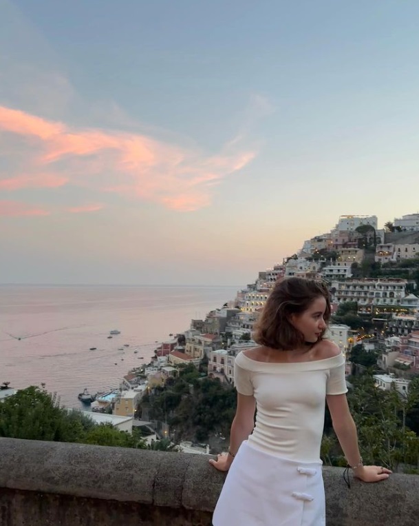 Irina Columbeanu, vacanță de lux în Italia înainte să se întoarcă în America. Cum a apărut în Positano, cel mai cunoscut oraș de pe Coasta Amalfitană