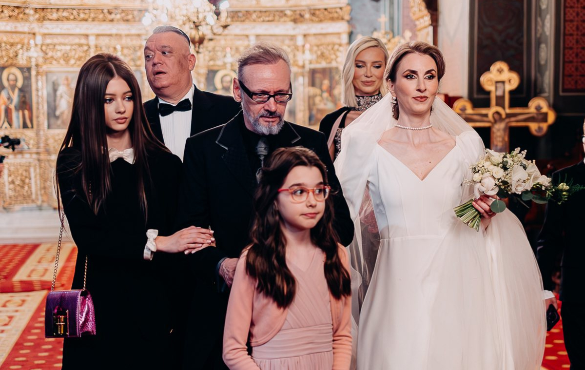 Ce i-a zis Mikaela lui Mihai Albu în secret, la nuntă. Discuția fiică-tată s-a aflat abia după eveniment: „M-a strâns de mână, cu lacrimi în ochi”