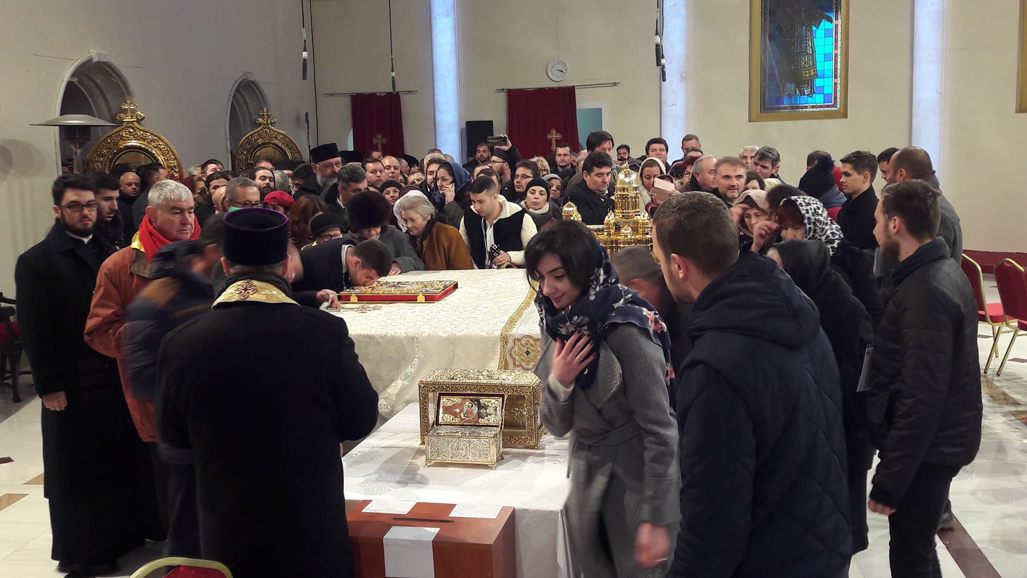 FOTO | Imagini din interiorul Catedralei Mântuirii Neamului. Patriarhul Daniel spune „este totuşi mică în raport cu populaţia credincioşilor care sunt afară”