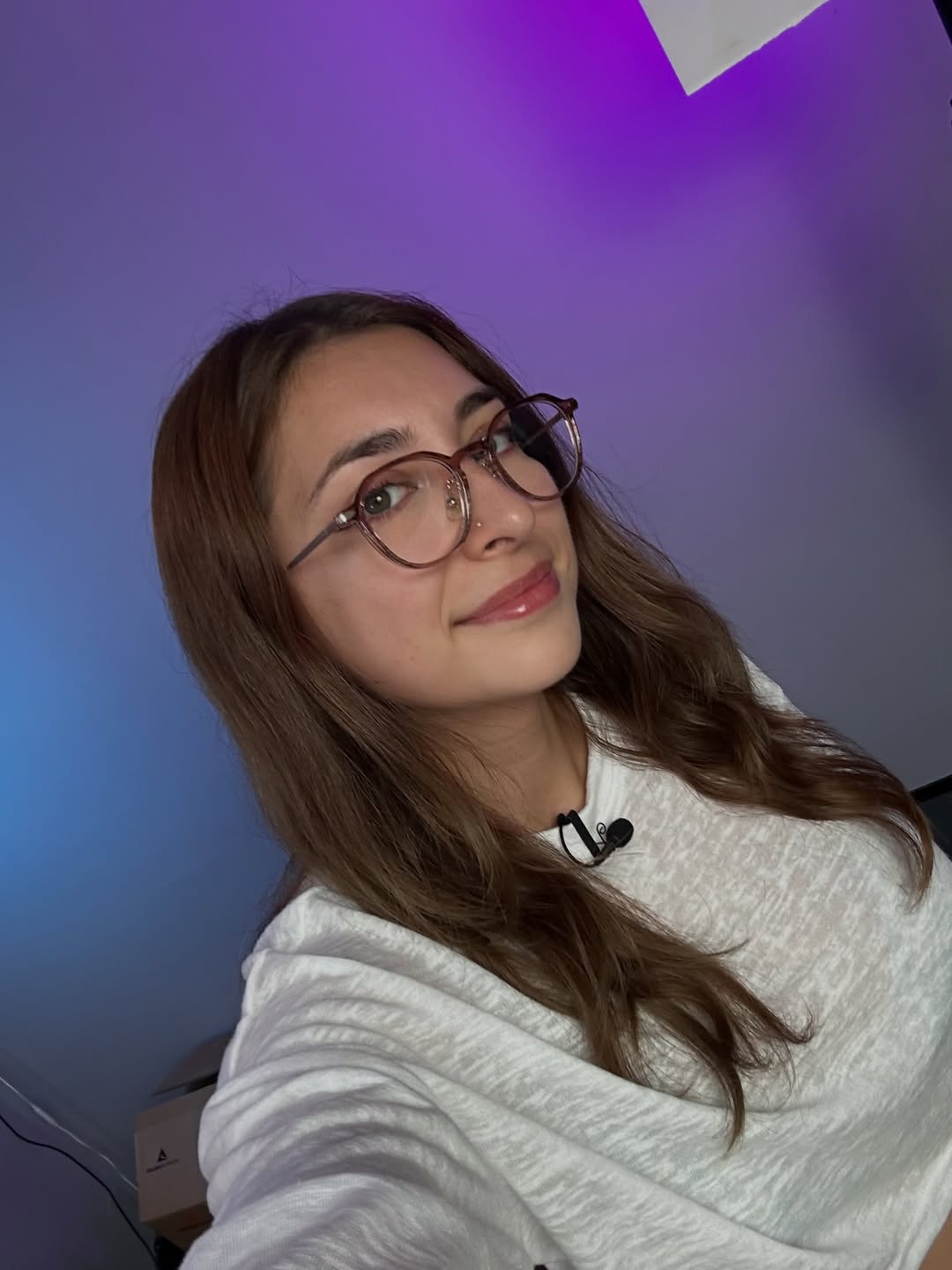 Alexa Vangu a dezvăluit cum au reacționat prietenii ei când au aflat că este „trădător” în noul show de la PRO TV: „Milioane de euro”