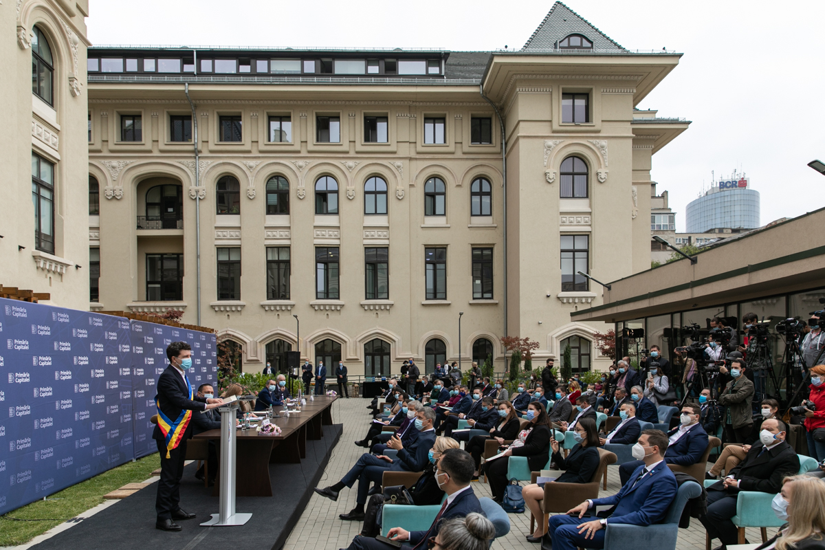 REPORTAJ | Prima zi cu Nicușor. “Nu ne-am luptat pentru jucării”. Primarul Bucureștiului a citat din Avram Iancu și s-a retras la discuții cu Ludovic Orban